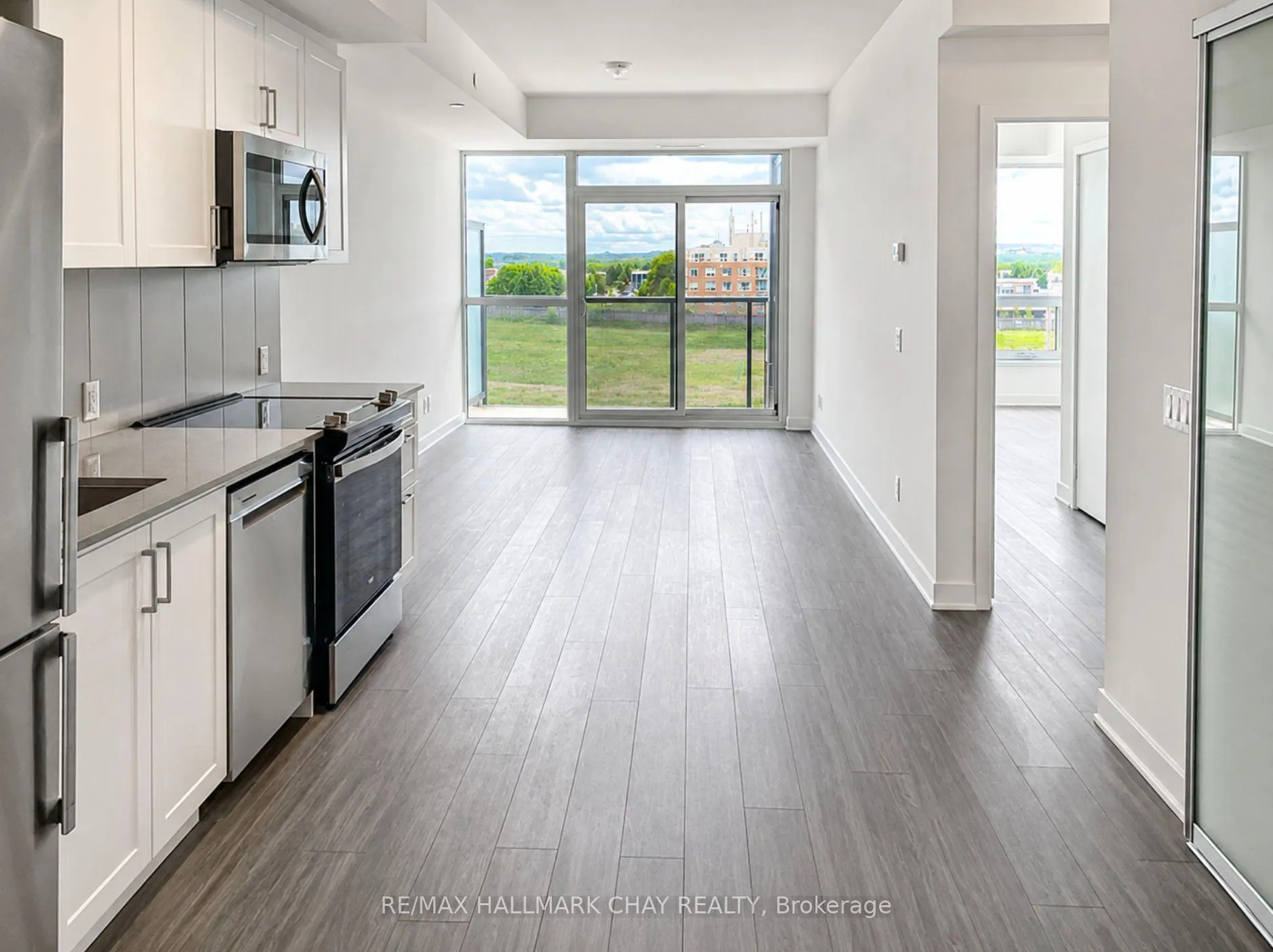 Photo 7 of Unit 317, 681 Yonge Street, Barrie, Painswick South — HOMEH