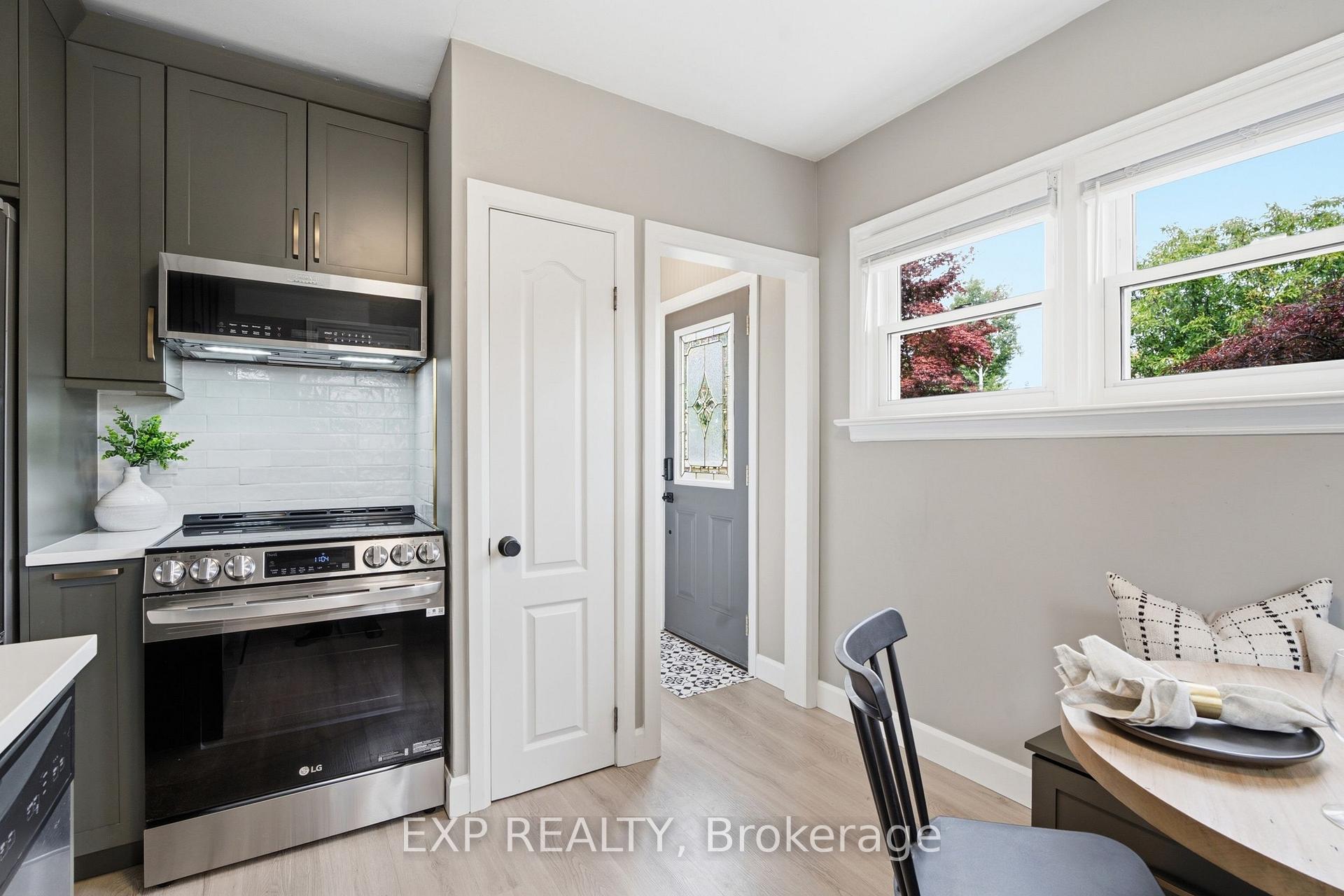 Photo 10 of 20 Hillview Street, Kitchener, Northward — HOMEH
