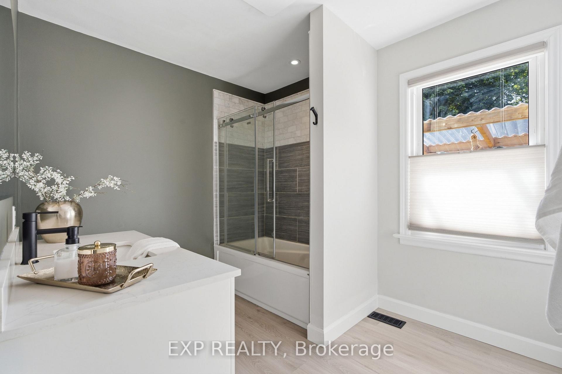 Photo 17 of 20 Hillview Street, Kitchener, Northward — HOMEH