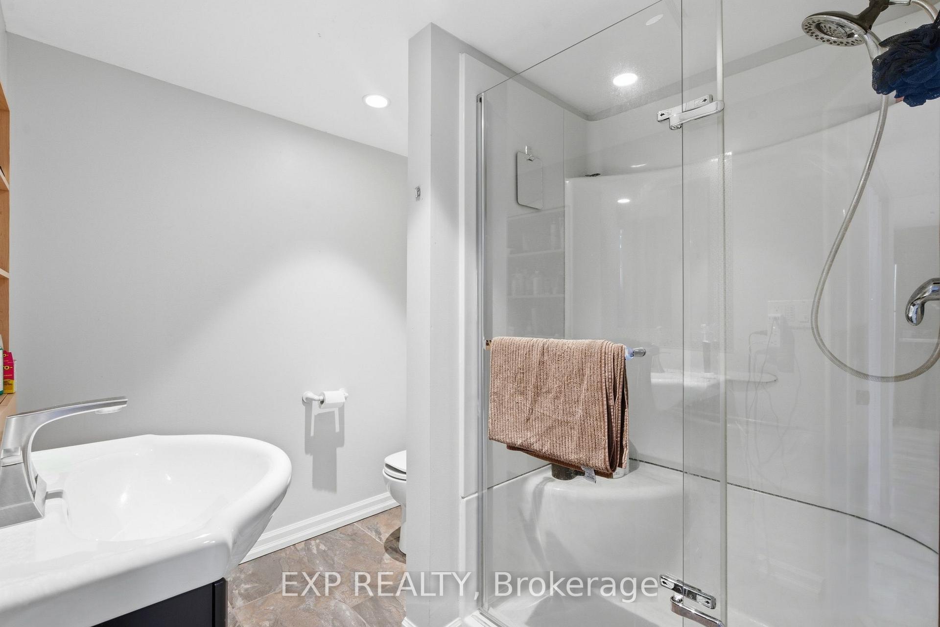 Photo 36 of 20 Hillview Street, Kitchener, Northward — HOMEH