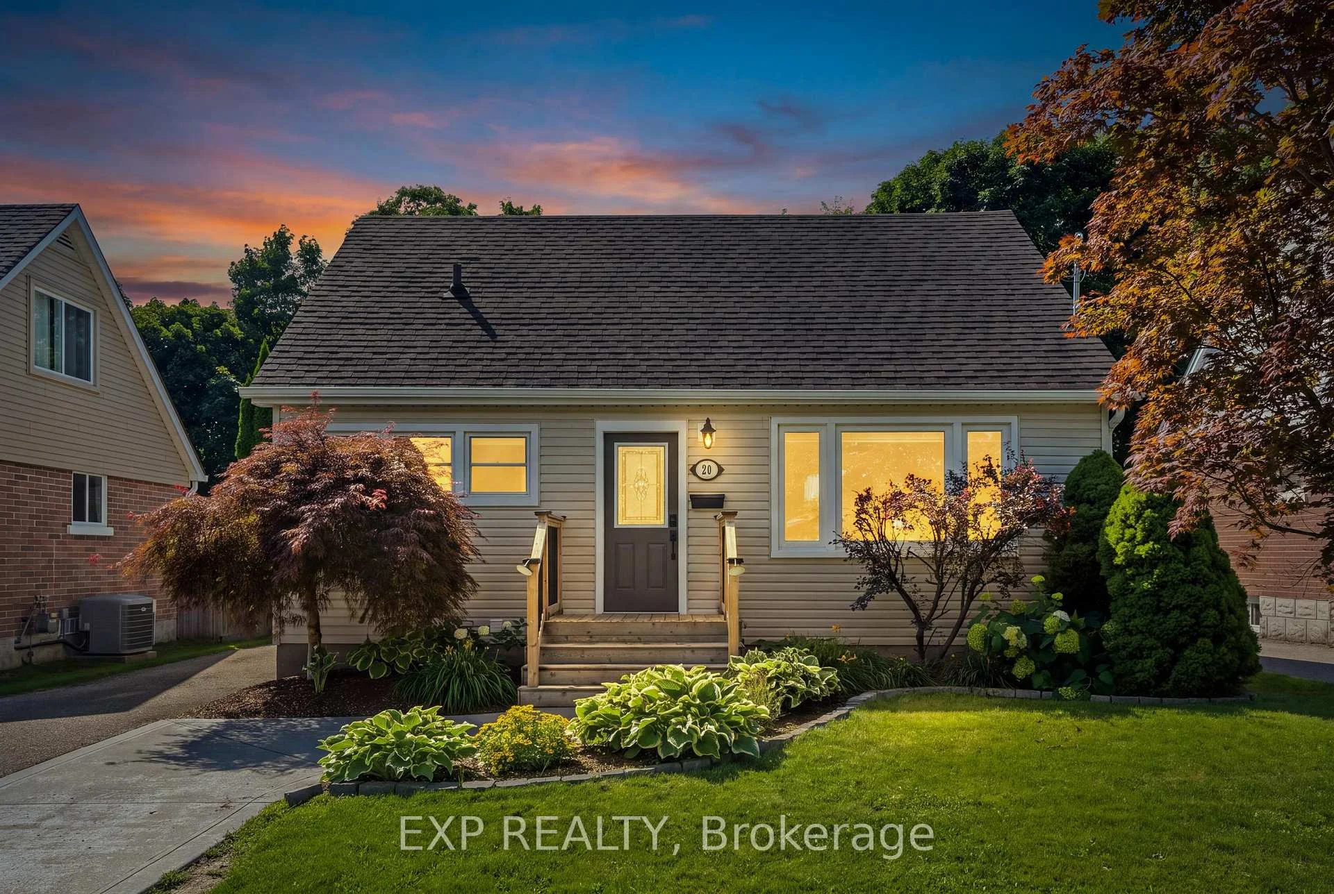 Photo 3 of 20 Hillview Street, Kitchener, Northward — HOMEH