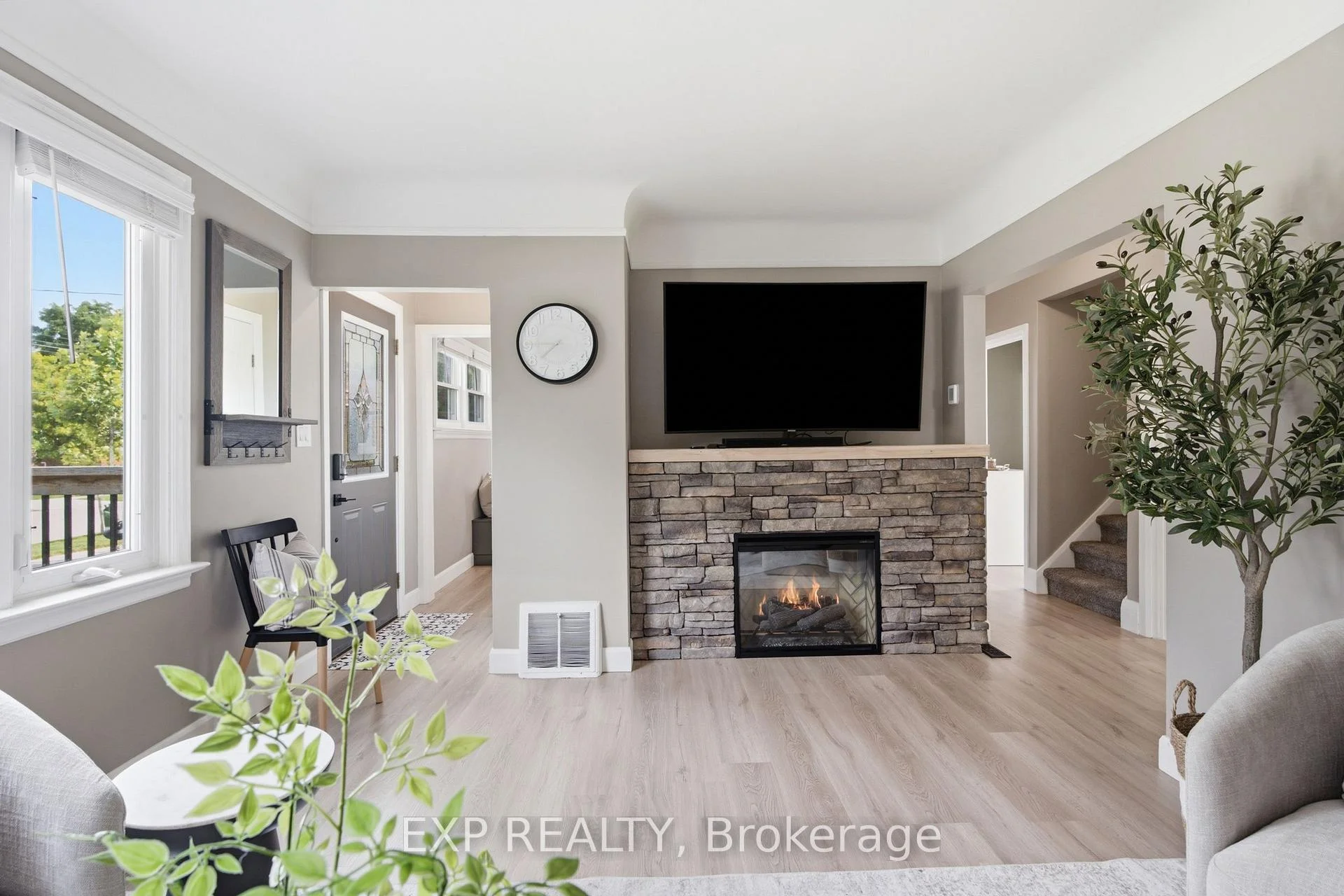 Photo 8 of 20 Hillview Street, Kitchener, Northward — HOMEH