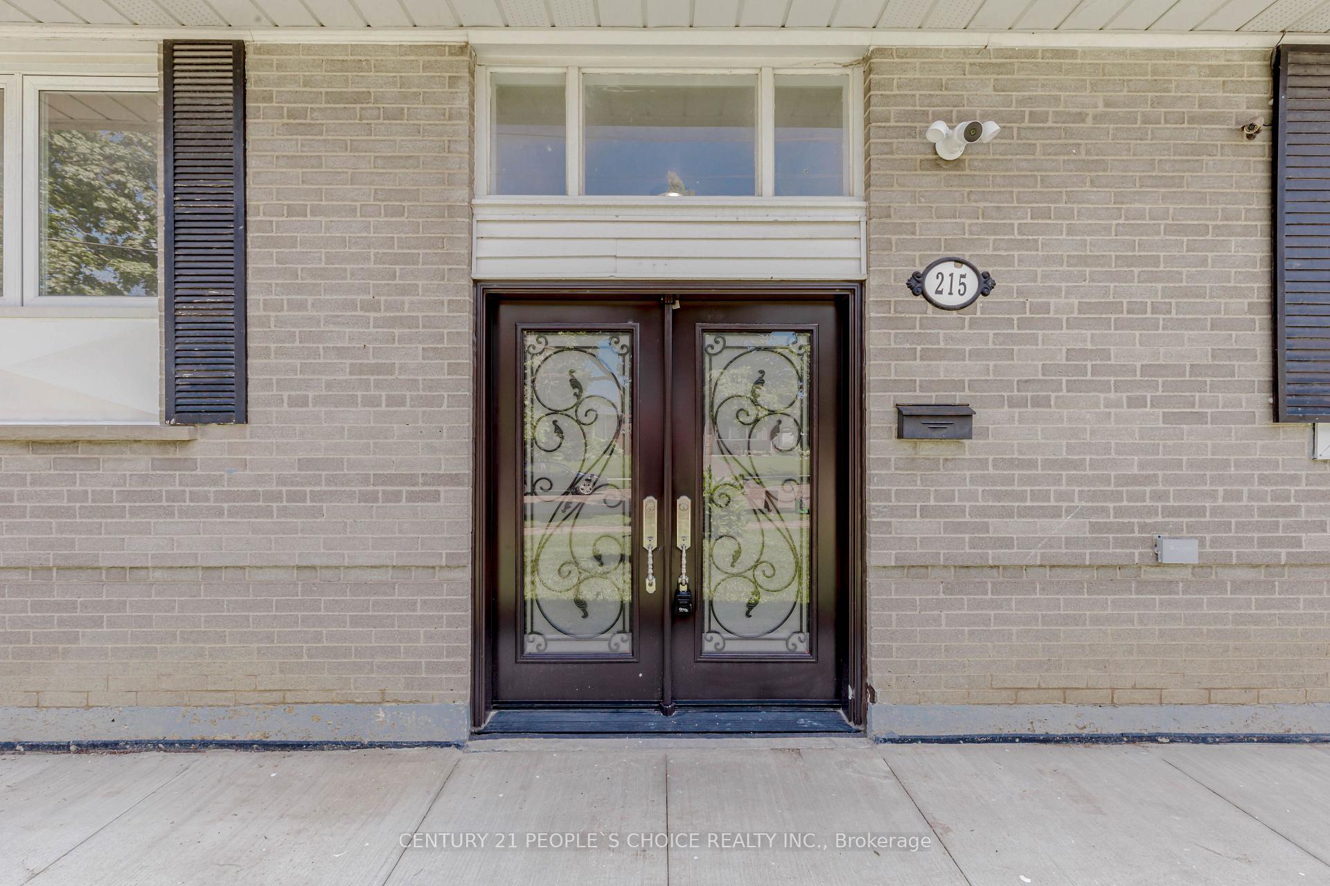 Photo 12 of 215 Jeffcoat Drive, Etobicoke, West Humber-Clairville — HOMEH