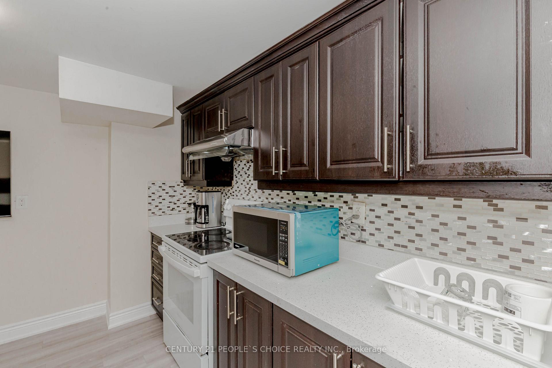 Photo 27 of 215 Jeffcoat Drive, Etobicoke, West Humber-Clairville — HOMEH