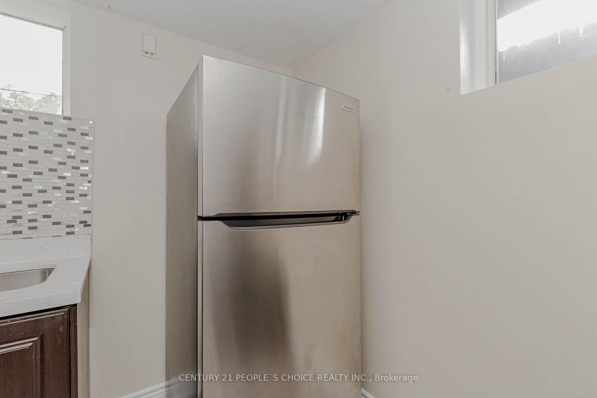 Photo 30 of 215 Jeffcoat Drive, Etobicoke, West Humber-Clairville — HOMEH