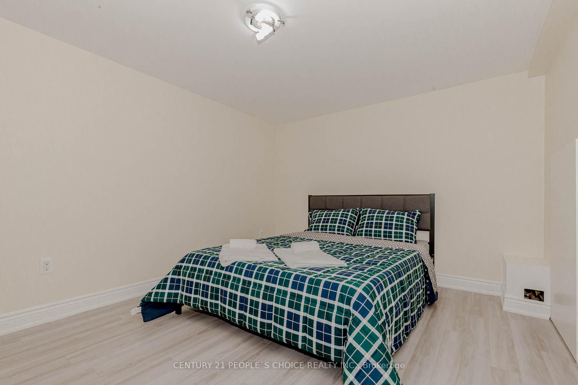 Photo 37 of 215 Jeffcoat Drive, Etobicoke, West Humber-Clairville — HOMEH