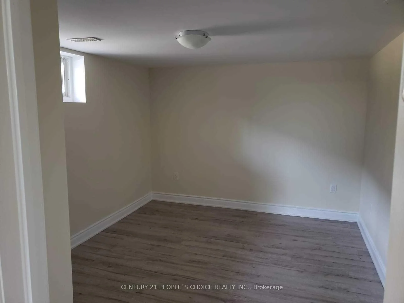 Photo 7 of 215 Jeffcoat Drive, Etobicoke, West Humber-Clairville — HOMEH