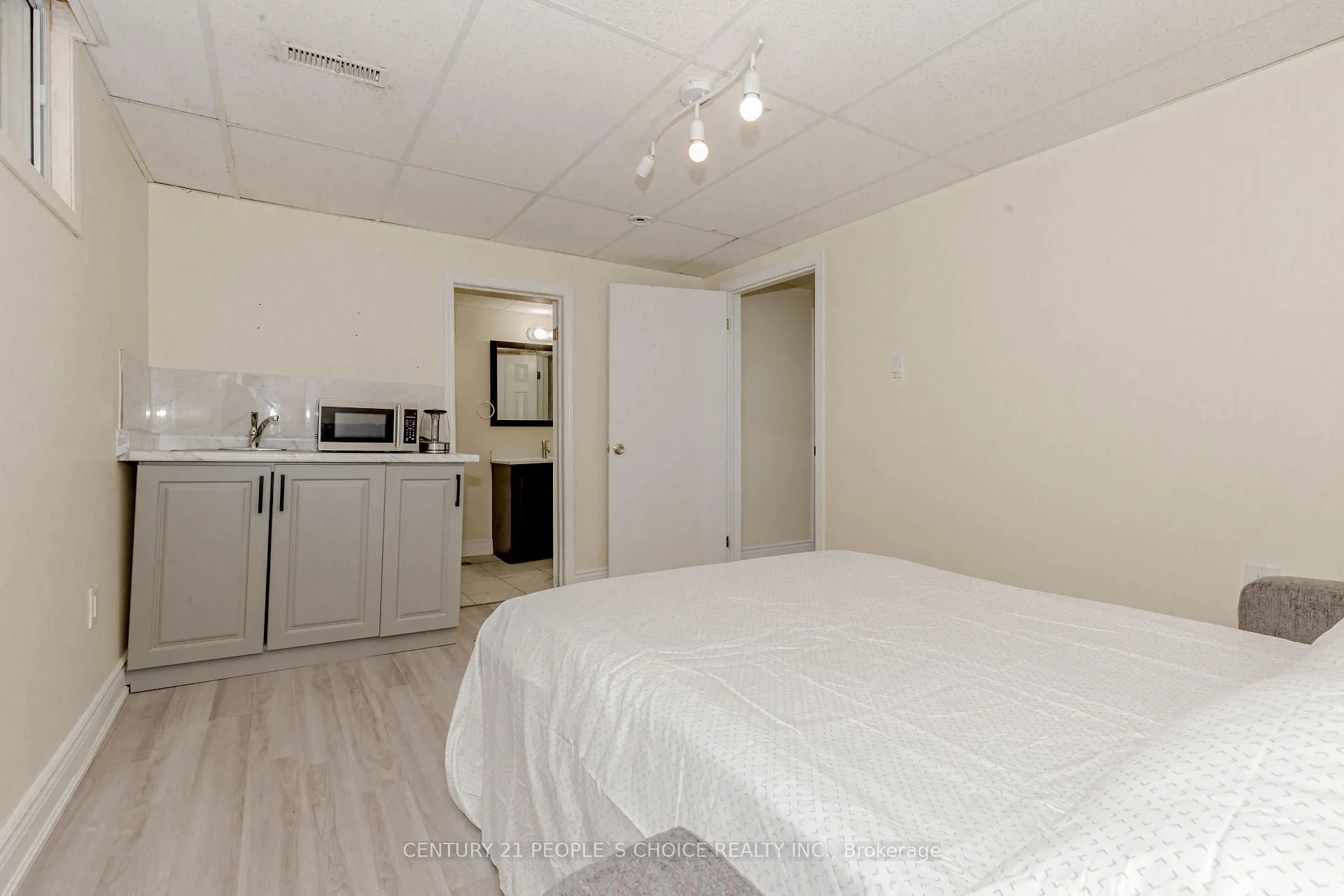 Photo 44 of 215 Jeffcoat Drive, Etobicoke, West Humber-Clairville — HOMEH