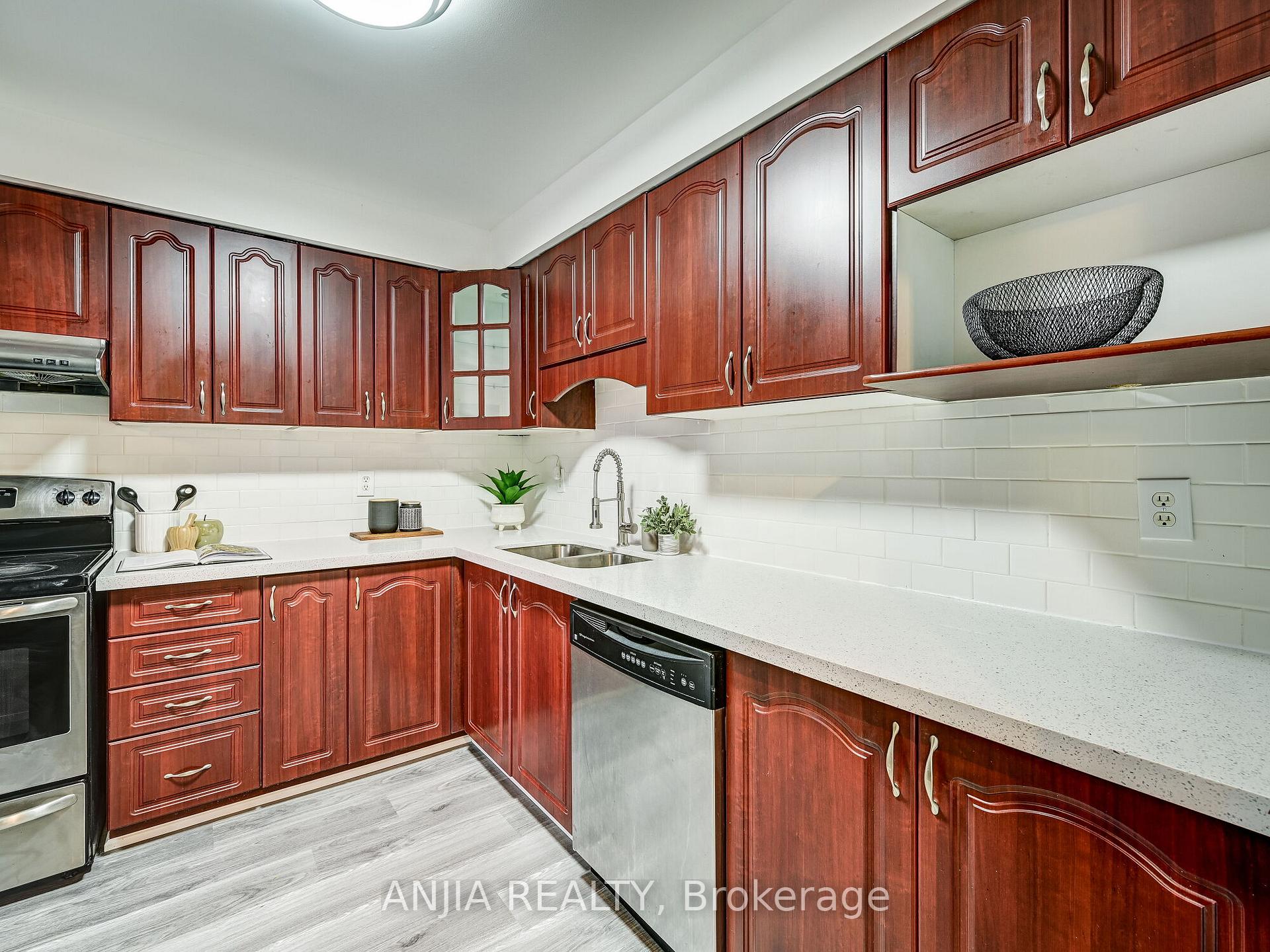 Photo 8 of 61 Sorrell Crescent, Markham, Milliken Mills East — HOMEH