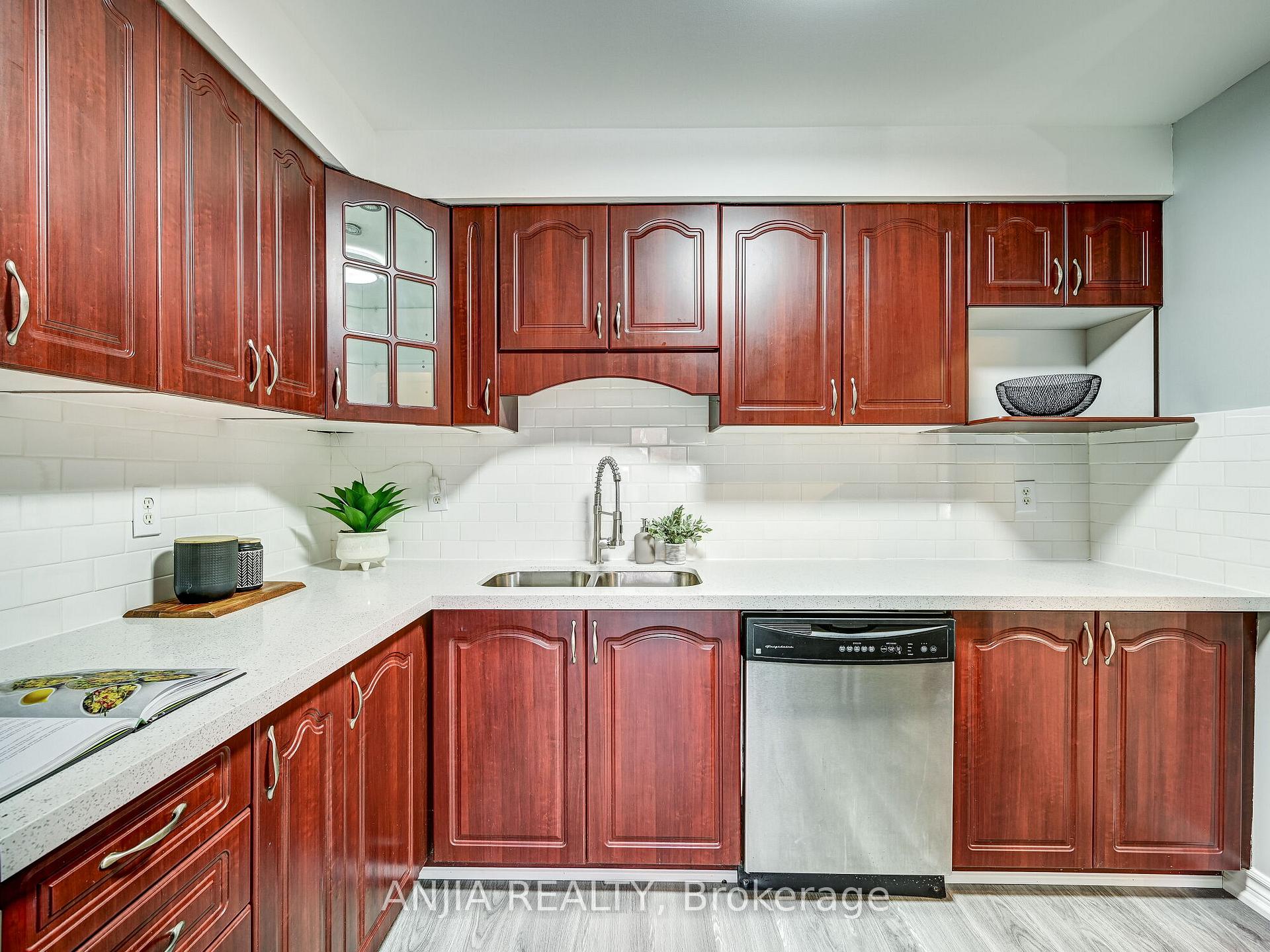 Photo 9 of 61 Sorrell Crescent, Markham, Milliken Mills East — HOMEH