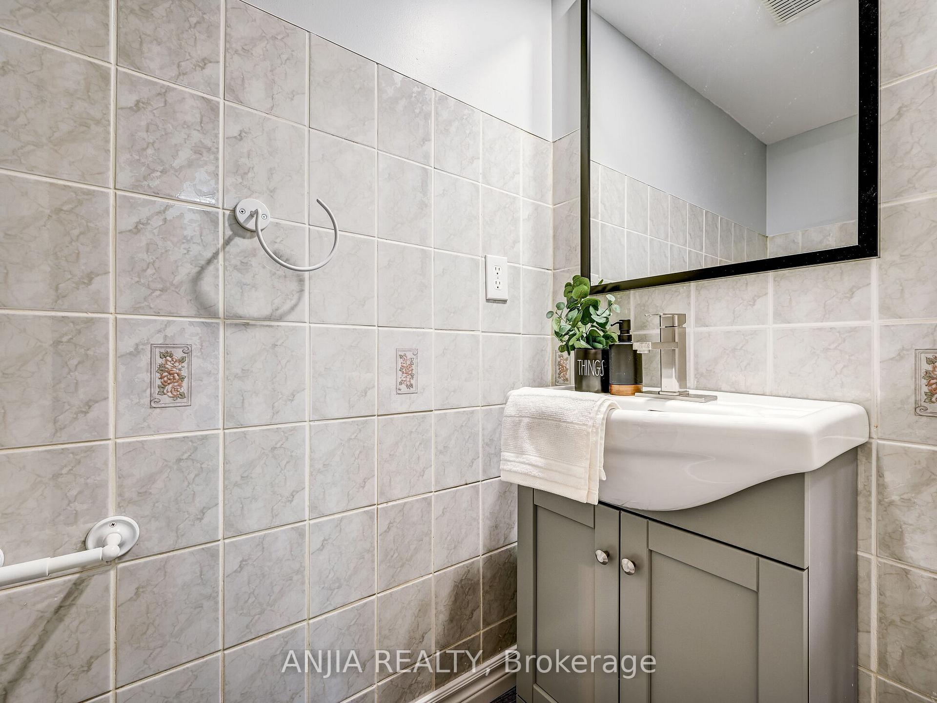 Photo 10 of 61 Sorrell Crescent, Markham, Milliken Mills East — HOMEH
