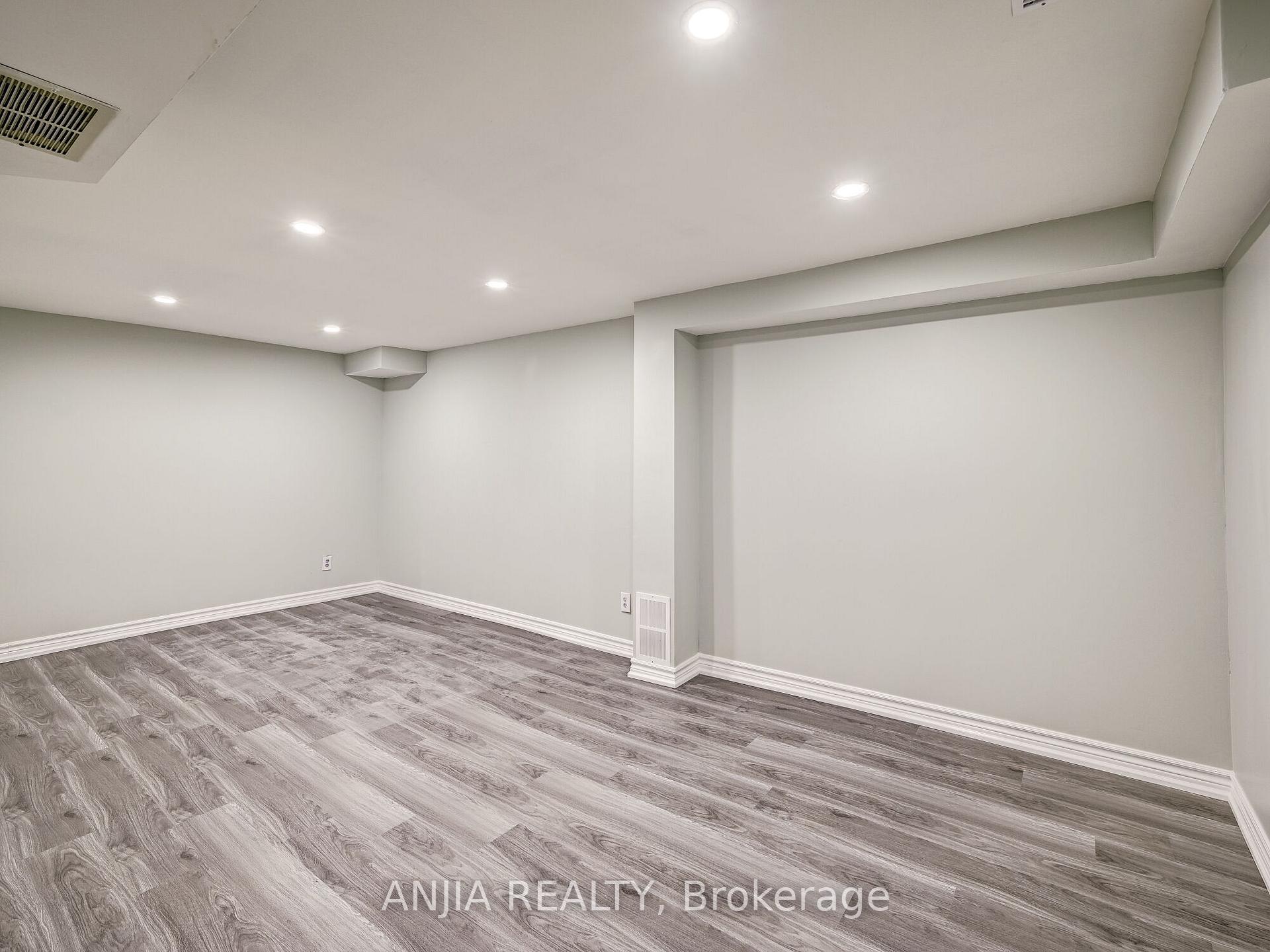 Photo 19 of 61 Sorrell Crescent, Markham, Milliken Mills East — HOMEH
