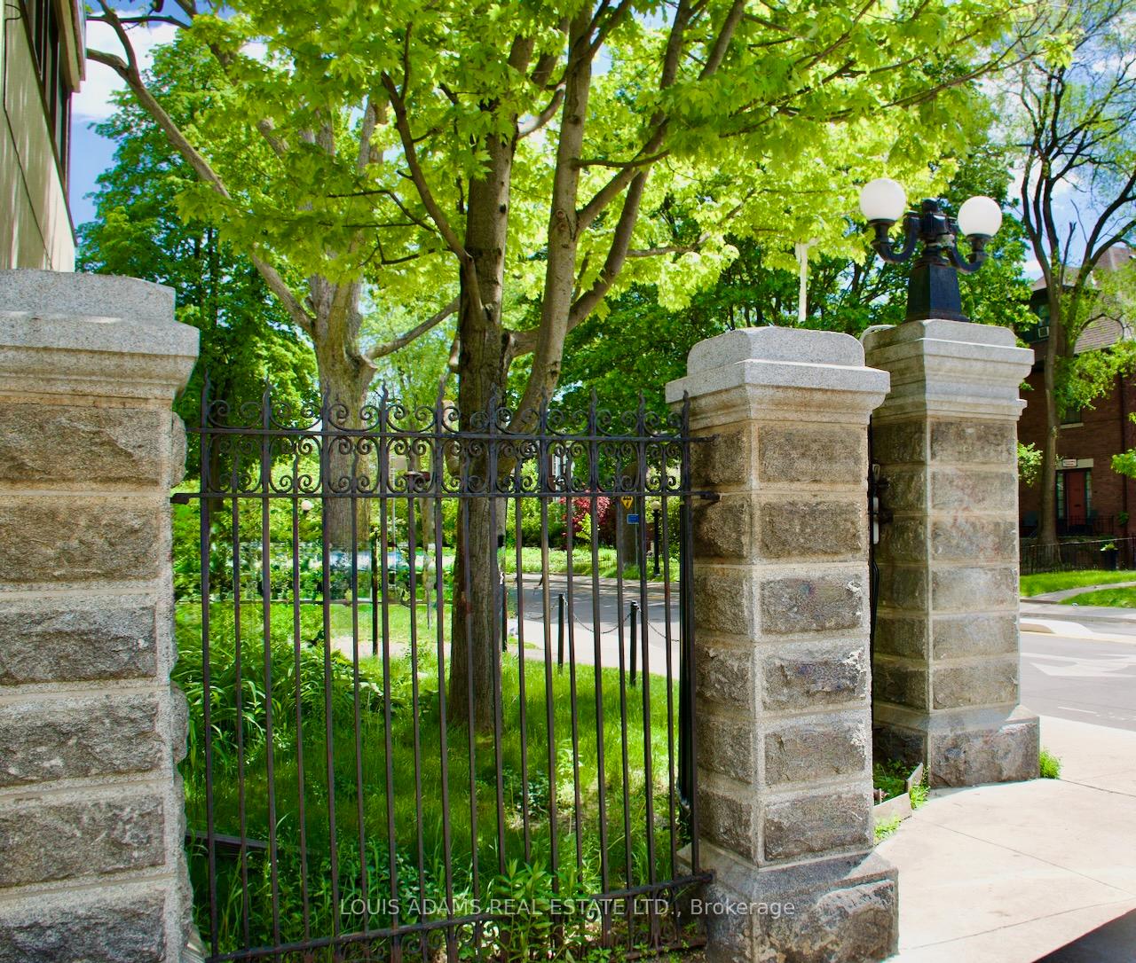 Photo 13 of 499 Palmerston Boulevard, Toronto, Palmerston-Little Italy — HOMEH