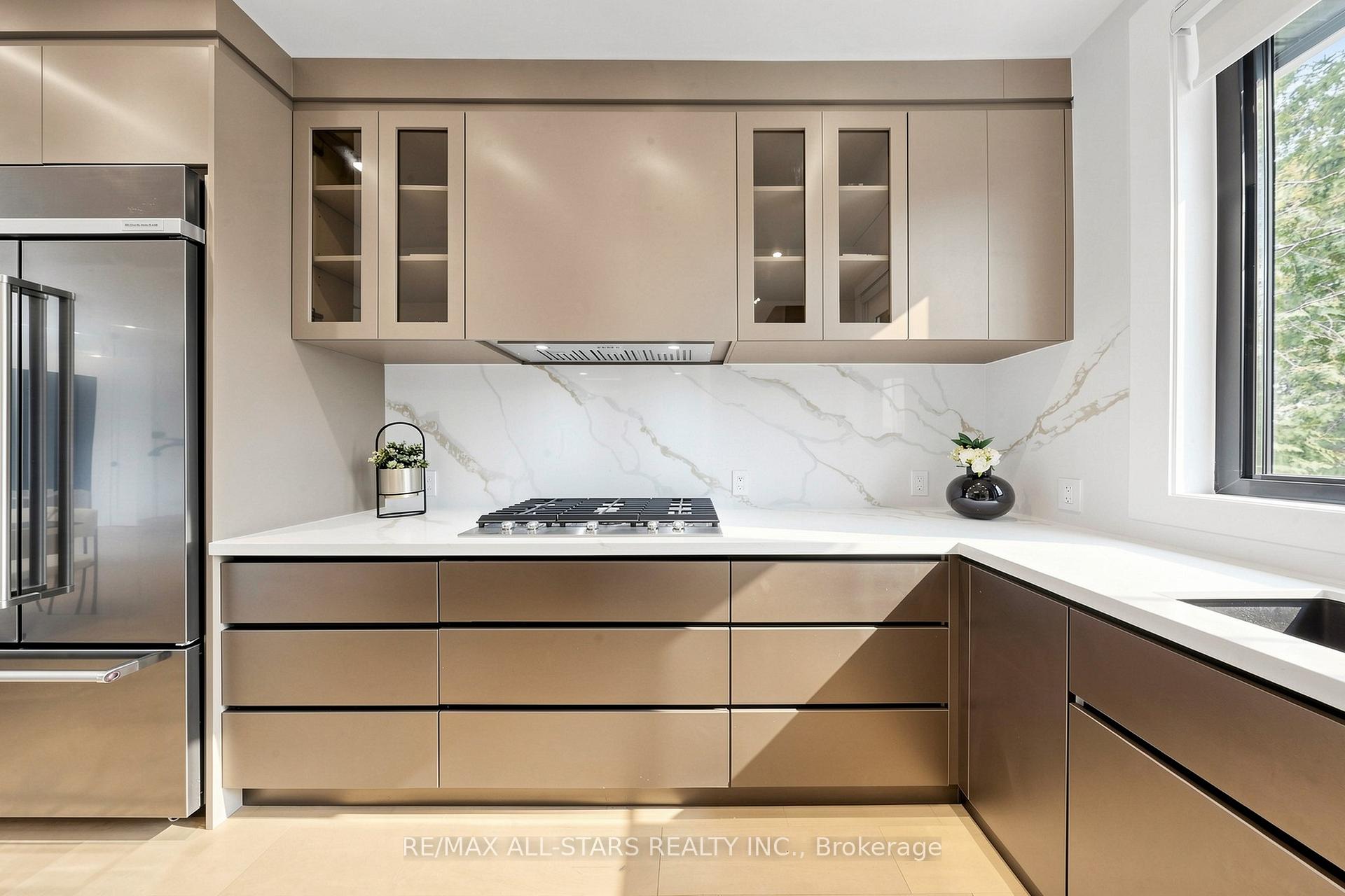 Photo 15 of 127 Banff Road, Toronto, Mount Pleasant East — HOMEH