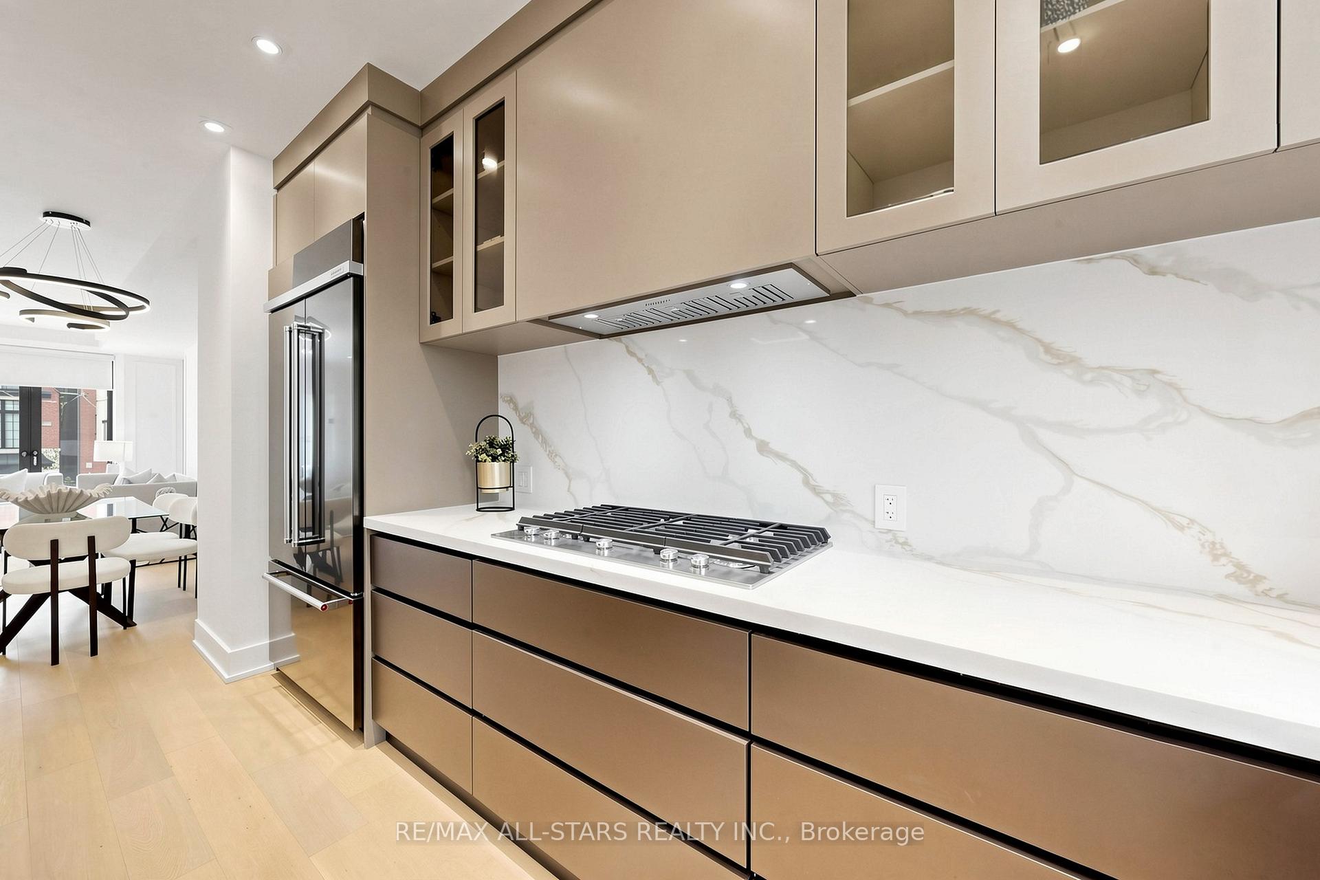 Photo 16 of 127 Banff Road, Toronto, Mount Pleasant East — HOMEH