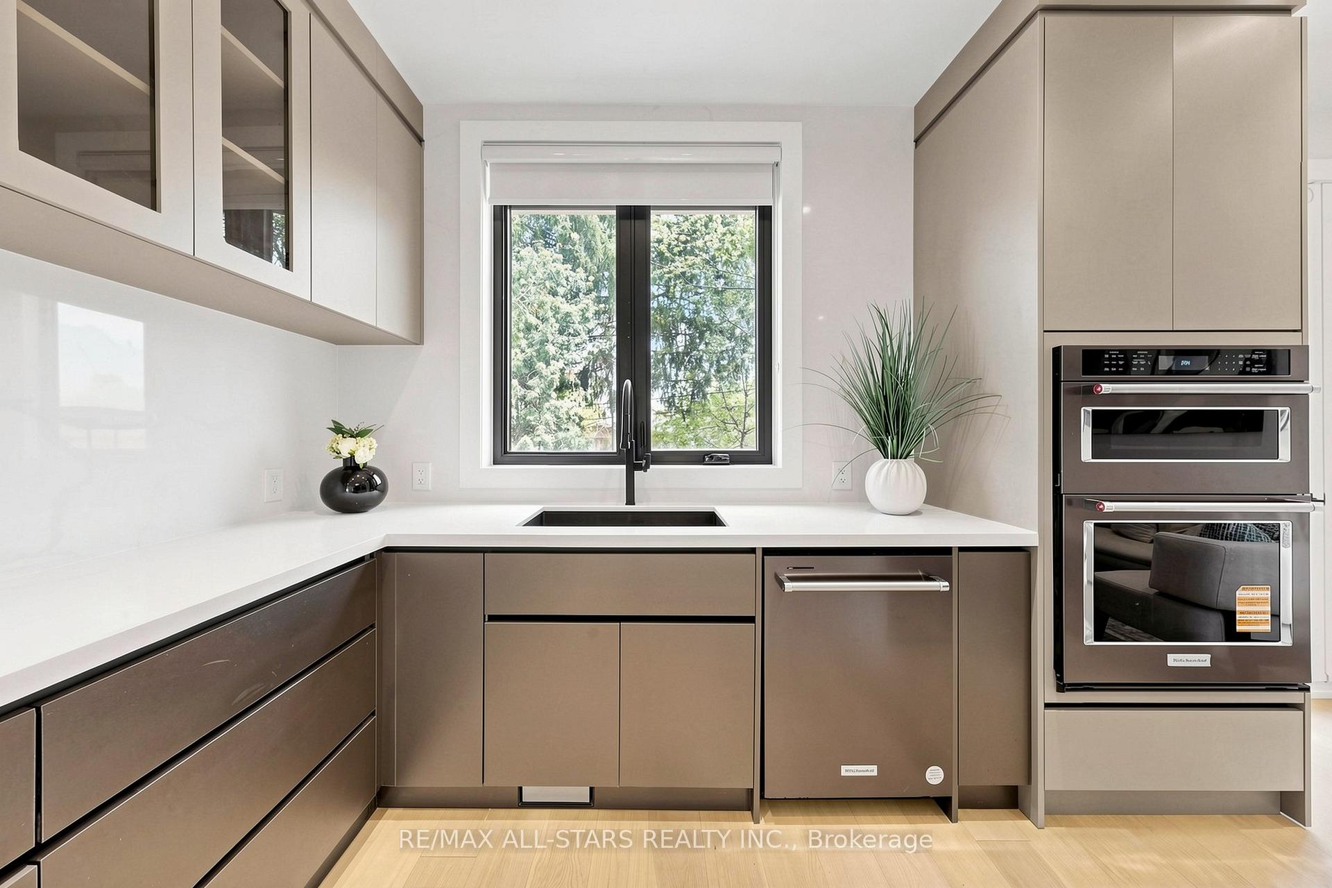 Photo 17 of 127 Banff Road, Toronto, Mount Pleasant East — HOMEH
