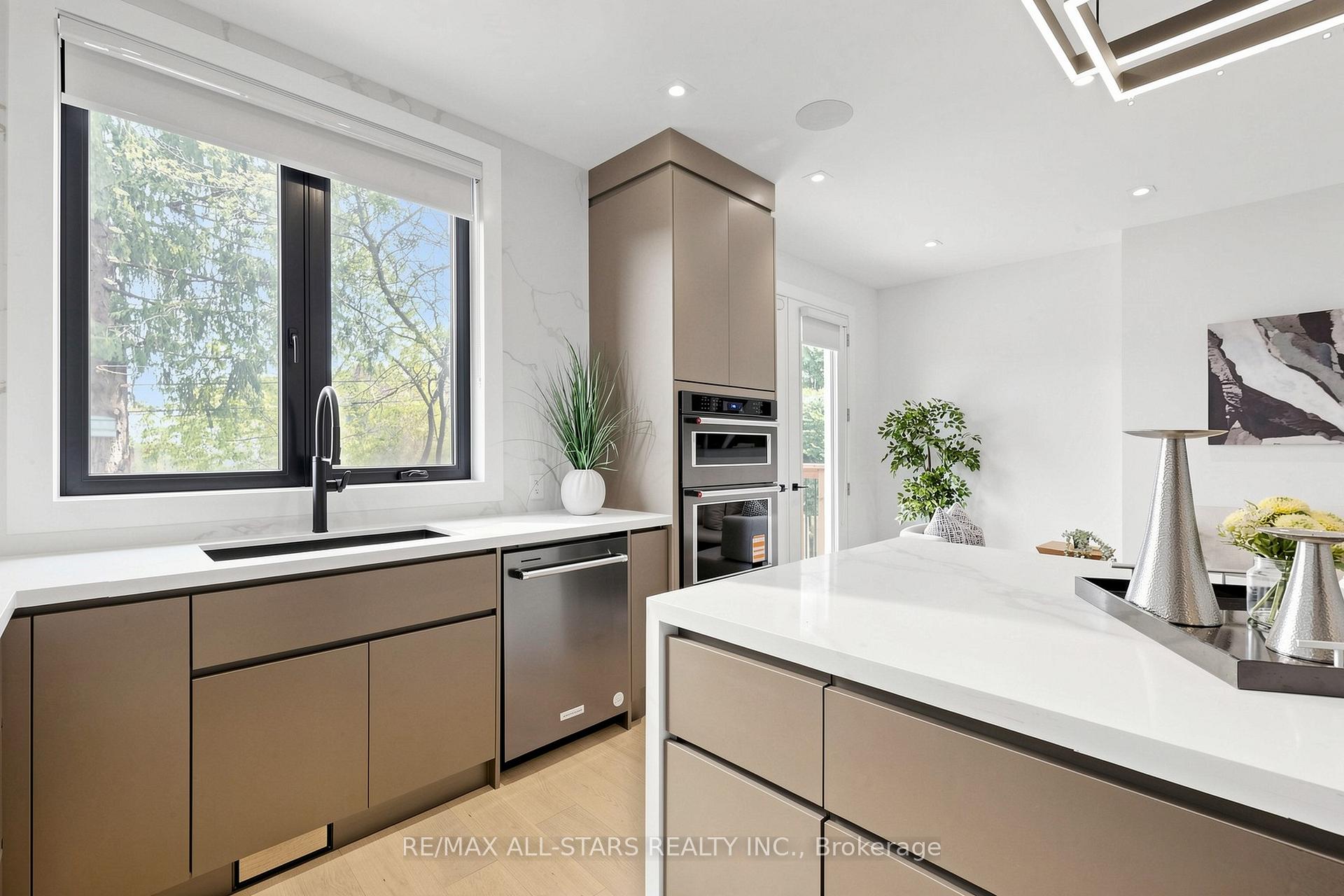 Photo 19 of 127 Banff Road, Toronto, Mount Pleasant East — HOMEH