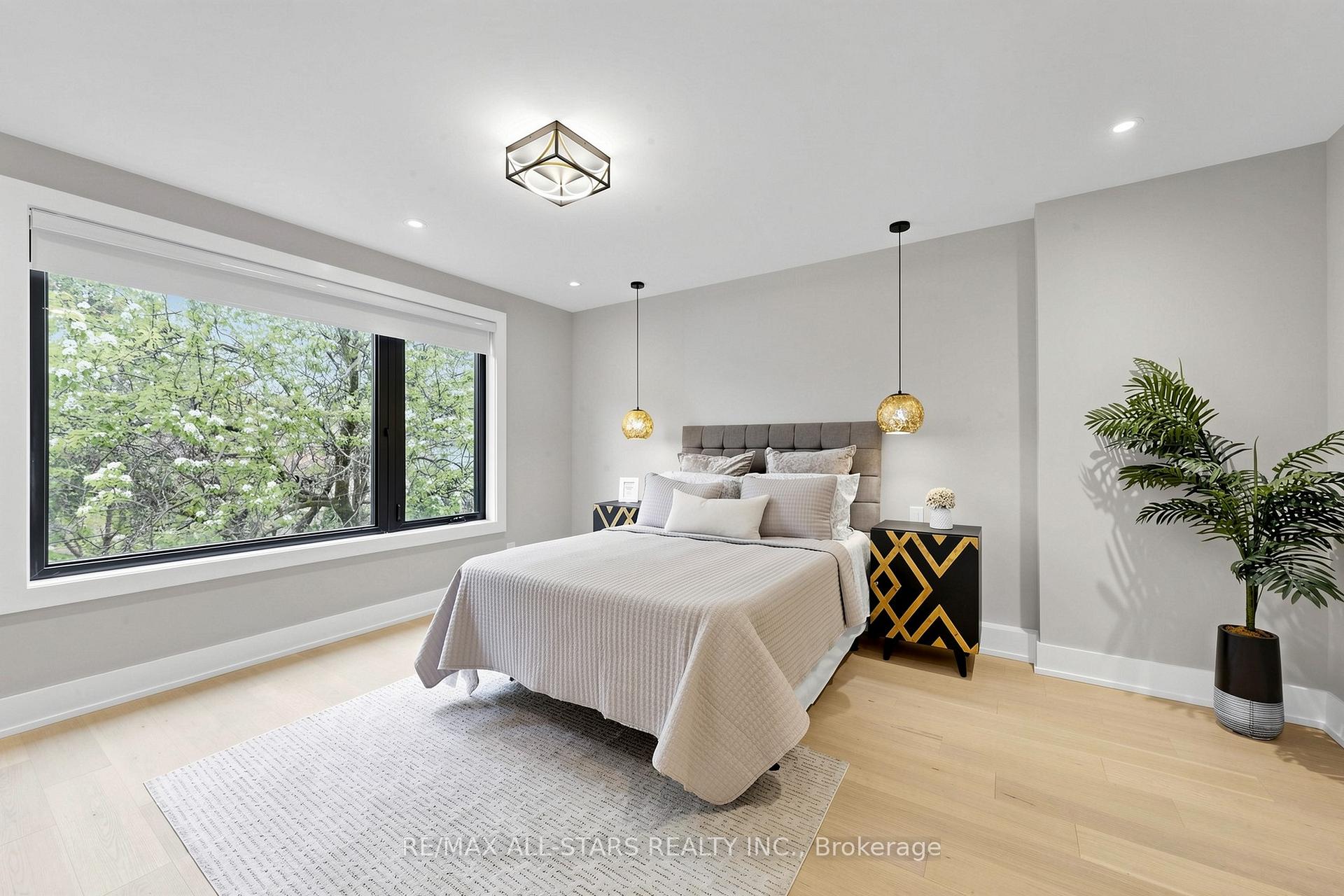 Photo 23 of 127 Banff Road, Toronto, Mount Pleasant East — HOMEH