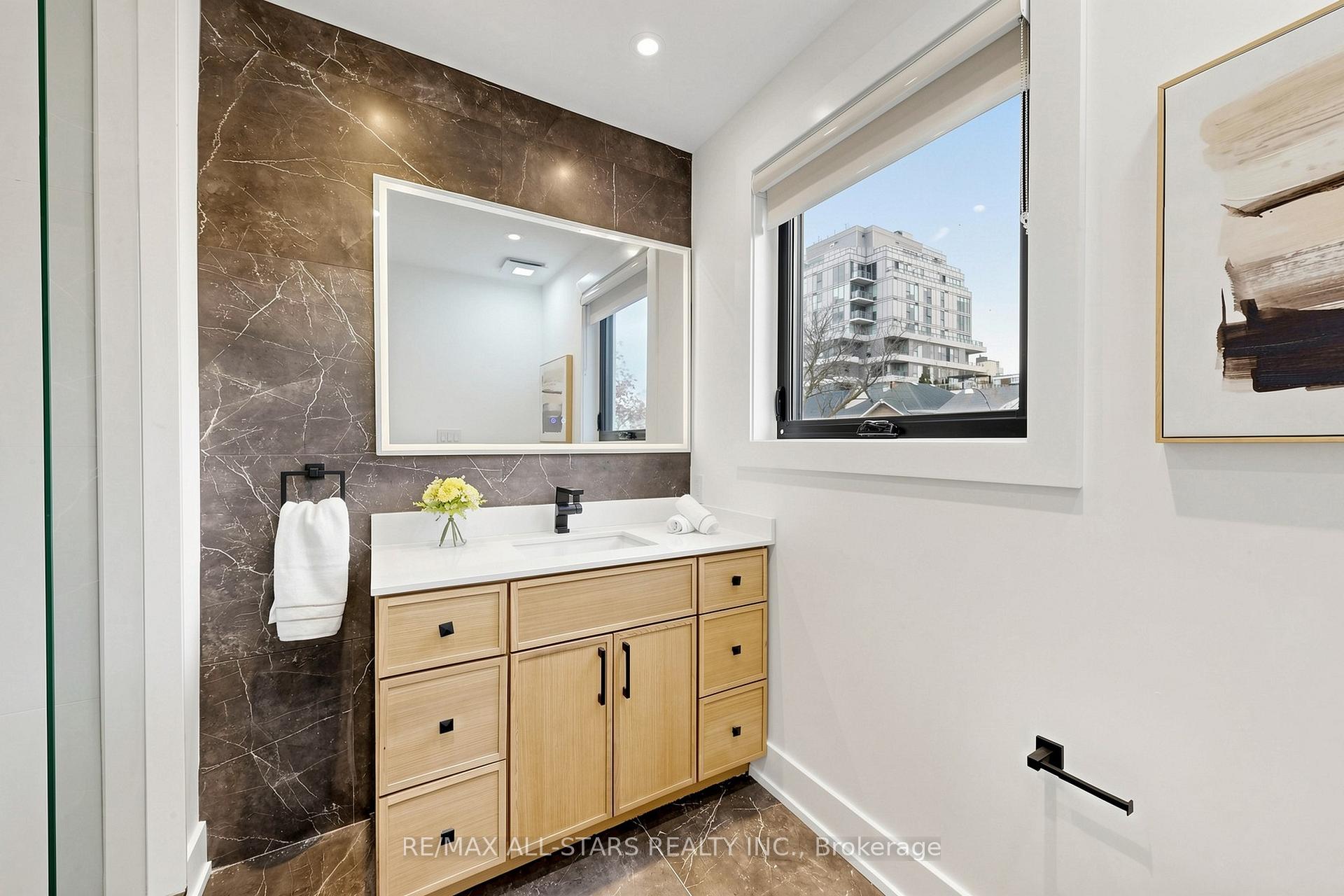 Photo 32 of 127 Banff Road, Toronto, Mount Pleasant East — HOMEH