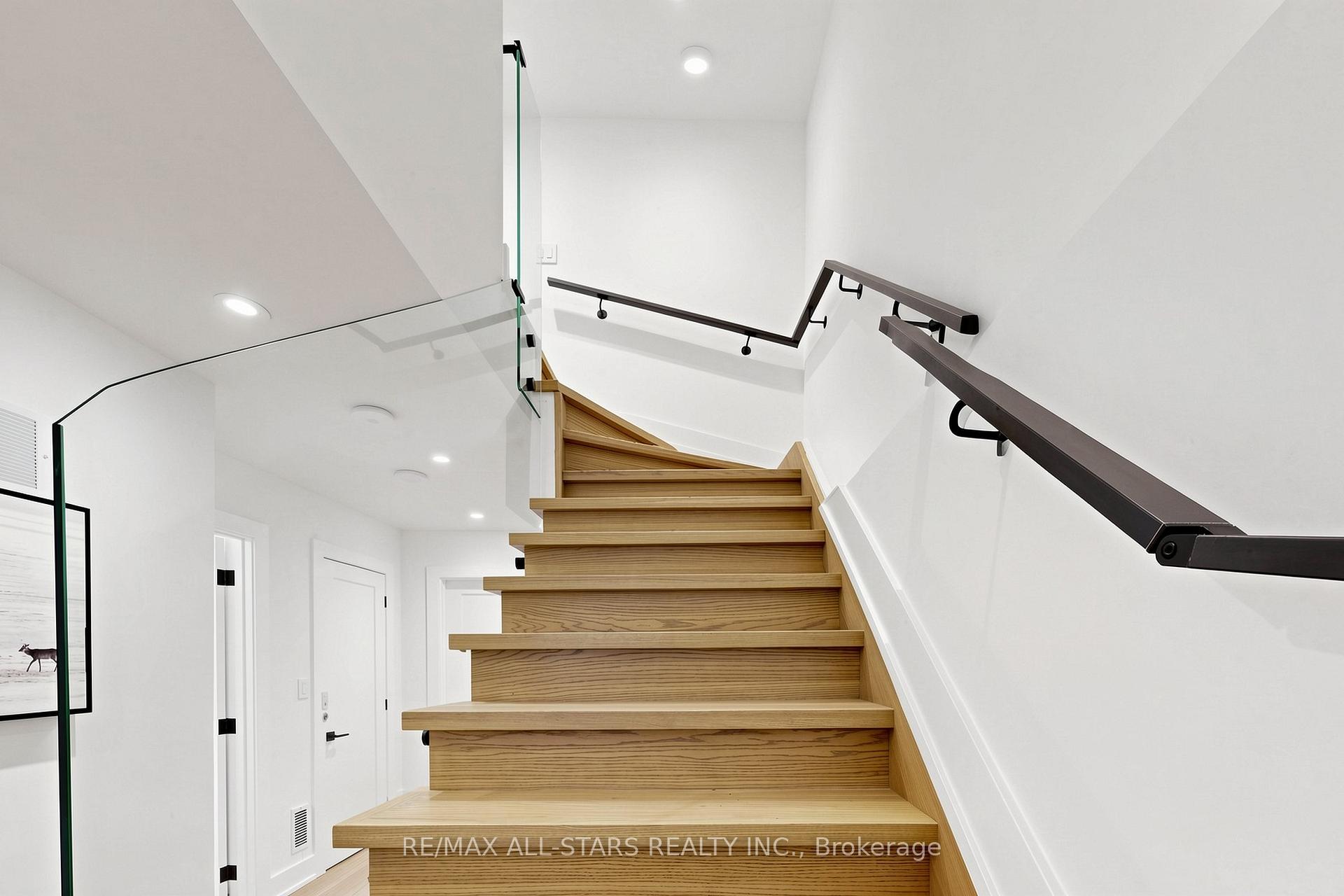 Photo 34 of 127 Banff Road, Toronto, Mount Pleasant East — HOMEH
