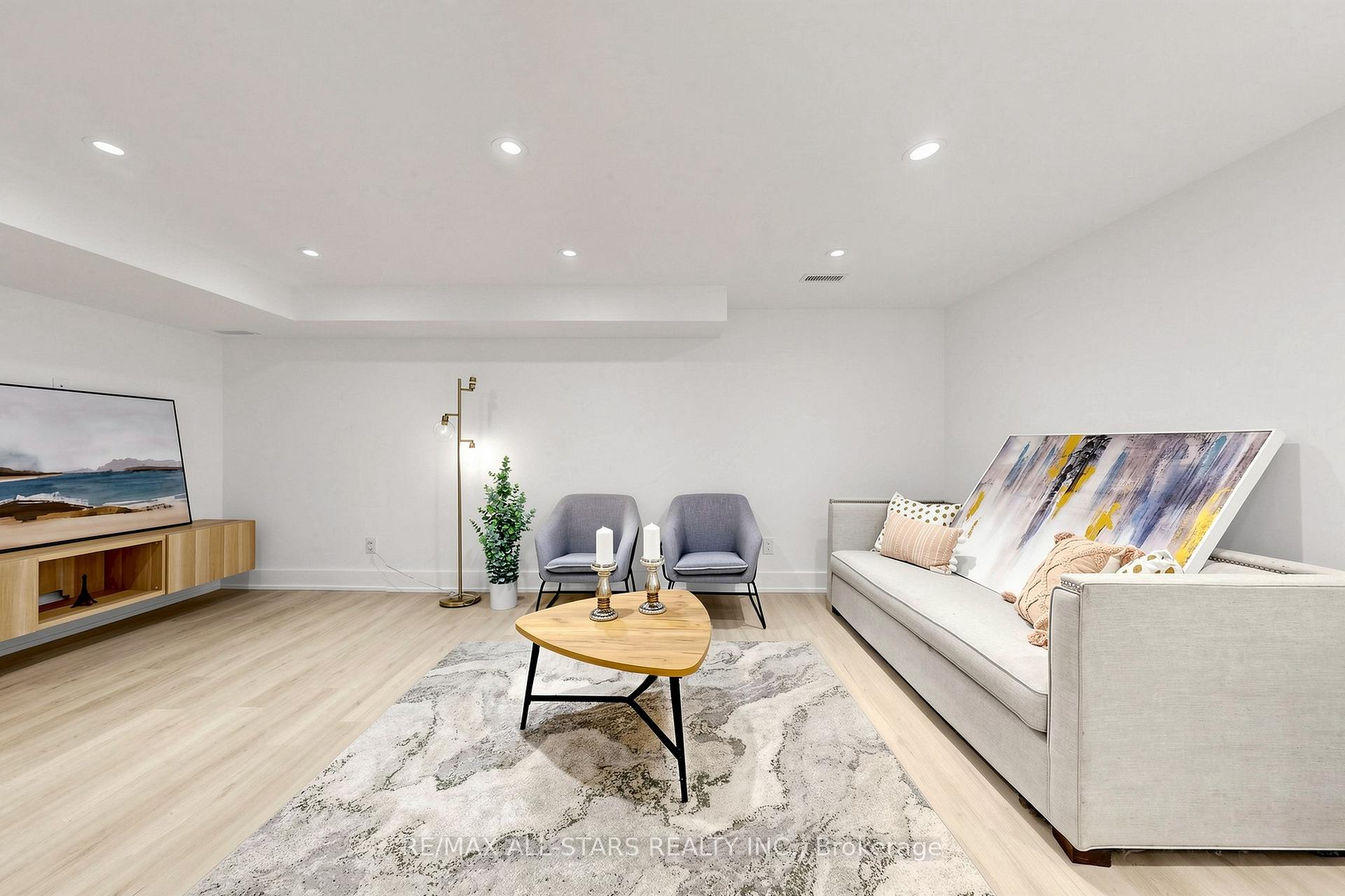 Photo 36 of 127 Banff Road, Toronto, Mount Pleasant East — HOMEH