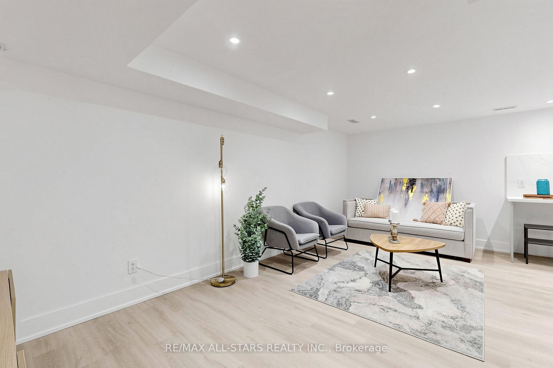 Photo 37 of 127 Banff Road, Toronto, Mount Pleasant East — HOMEH