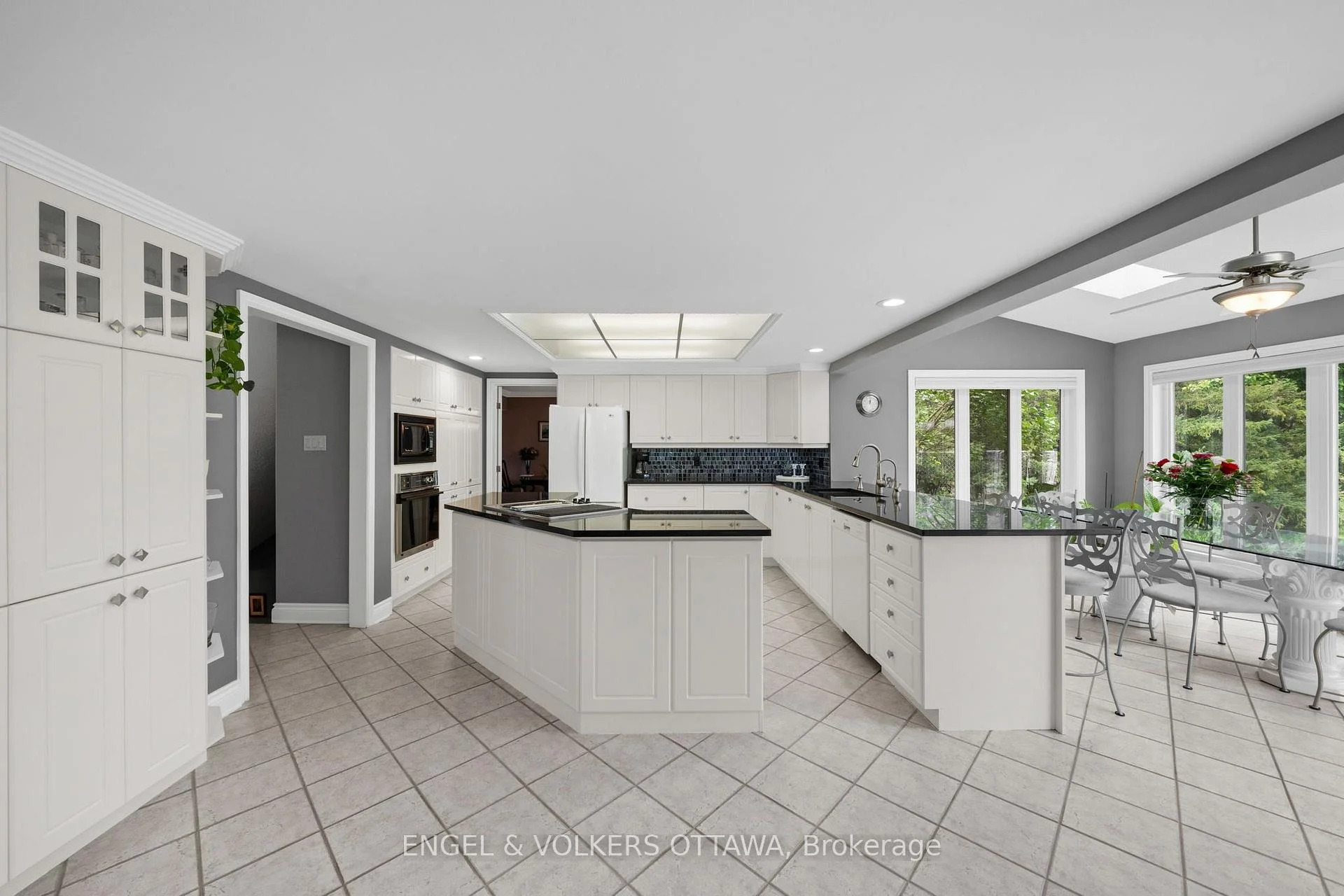 Photo 17 of 1088 Bravar Drive, Ottawa, Manotick Long Island & Nicholls Island — HOMEH