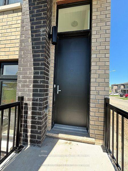 Photo 3 of 1 Cherry Hill Lane, Barrie, Painswick South — HOMEH