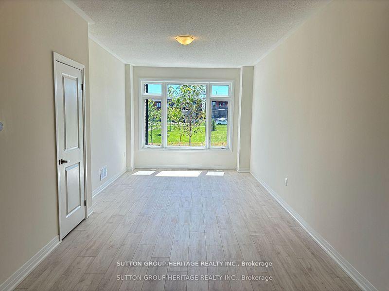 Photo 5 of 1 Cherry Hill Lane, Barrie, Painswick South — HOMEH