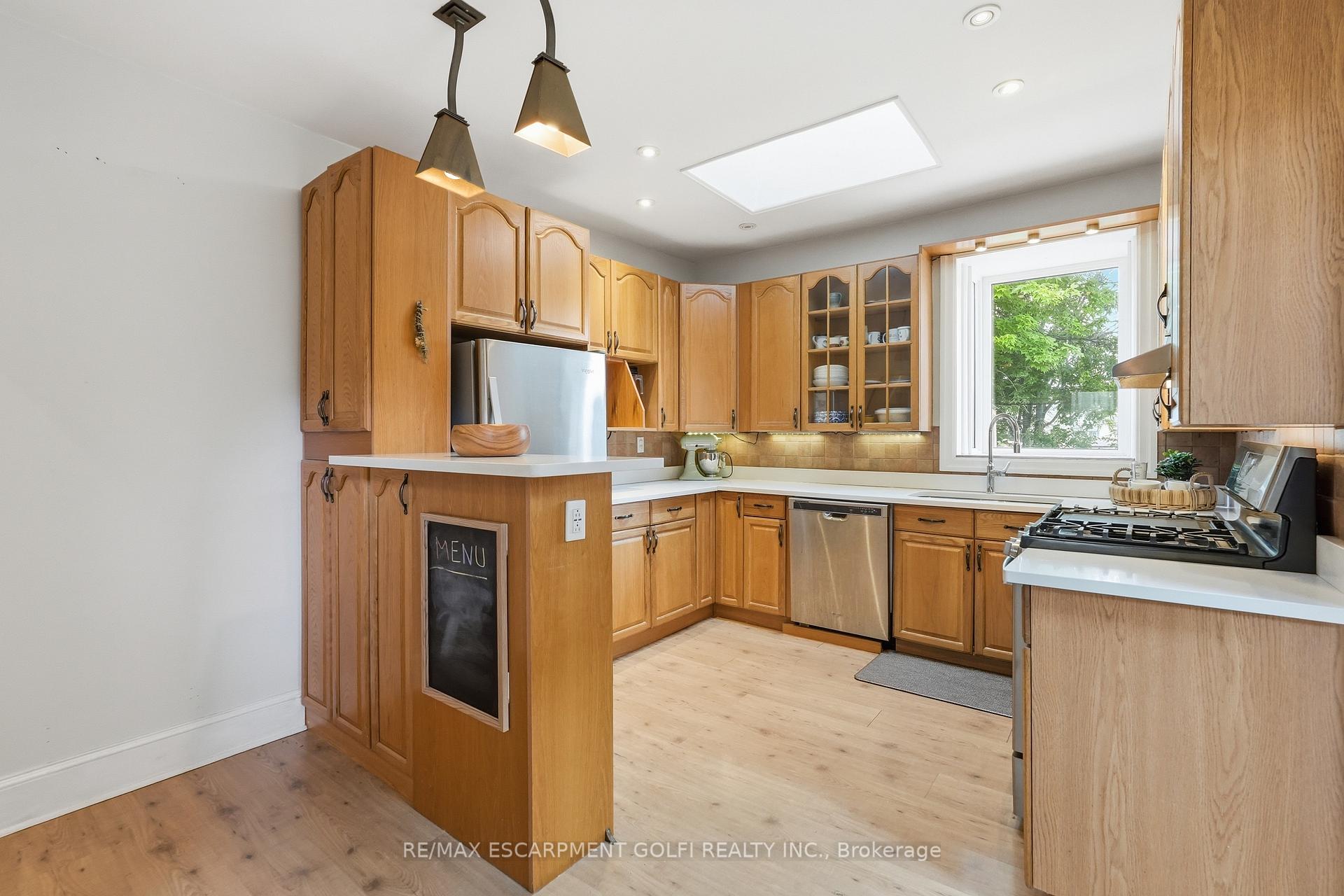 Photo 8 of 356 Hughson Street, Hamilton, North End — HOMEH