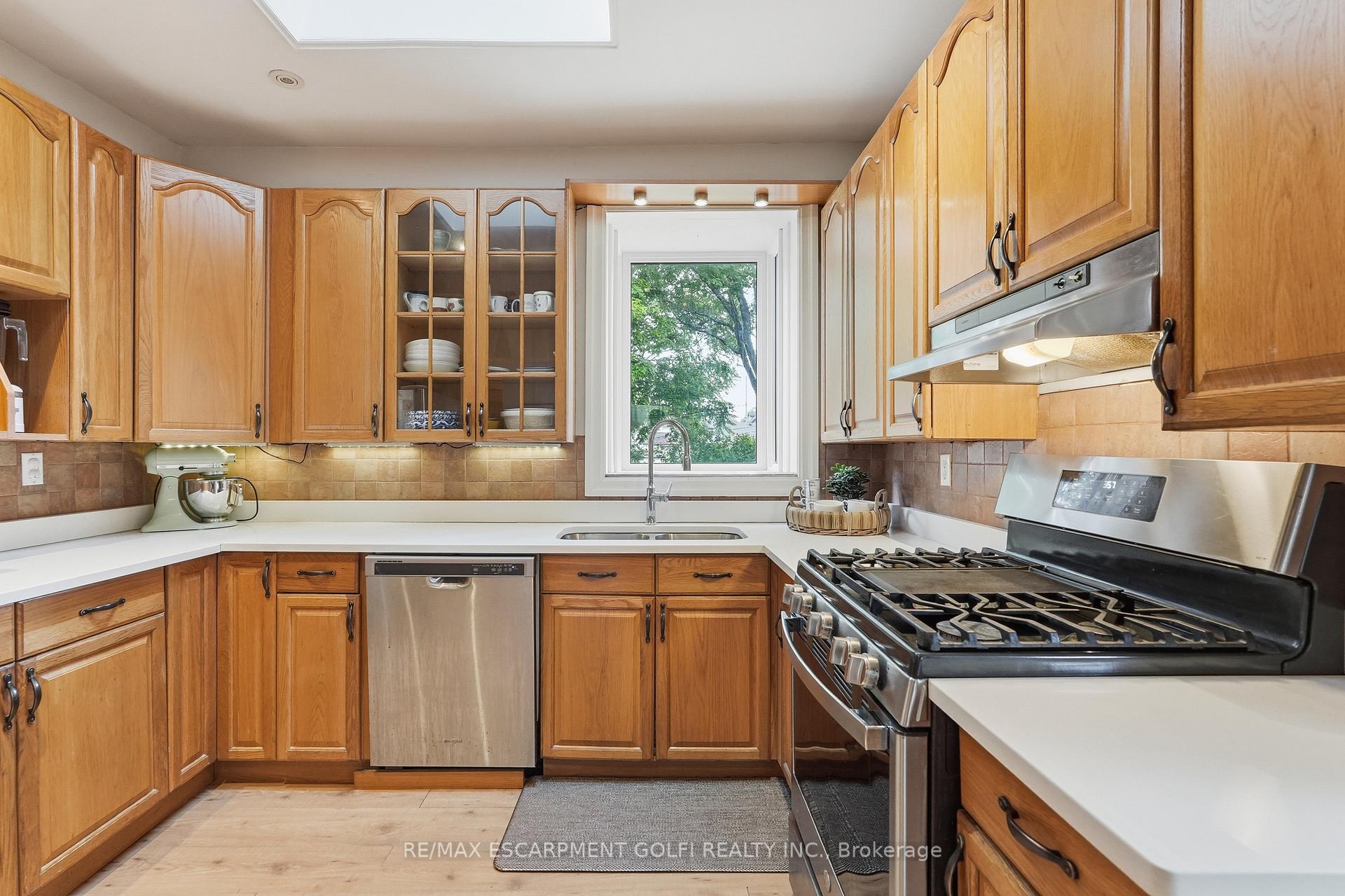 Photo 9 of 356 Hughson Street, Hamilton, North End — HOMEH