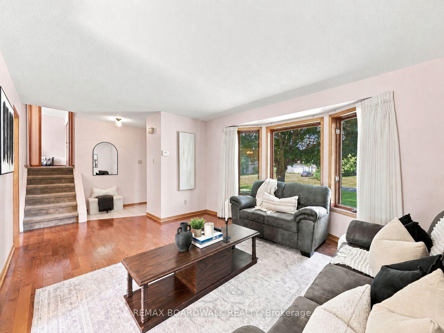 Photo 9 of 21 Maitland Street, Ottawa, Richmond — HOMEH