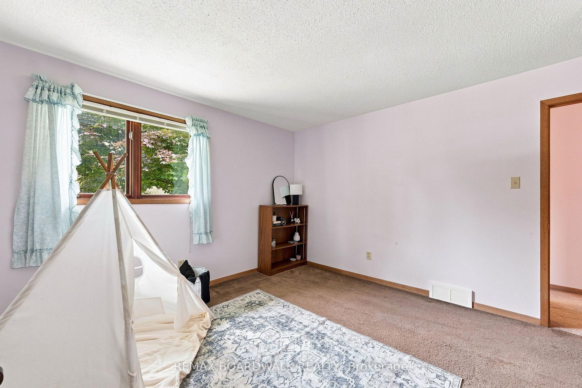 Photo 23 of 21 Maitland Street, Ottawa, Richmond — HOMEH