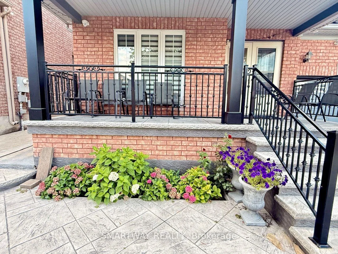 Photo 11 of 4 Blazing Star Drive, Brampton, Sandringham-Wellington North — HOMEH