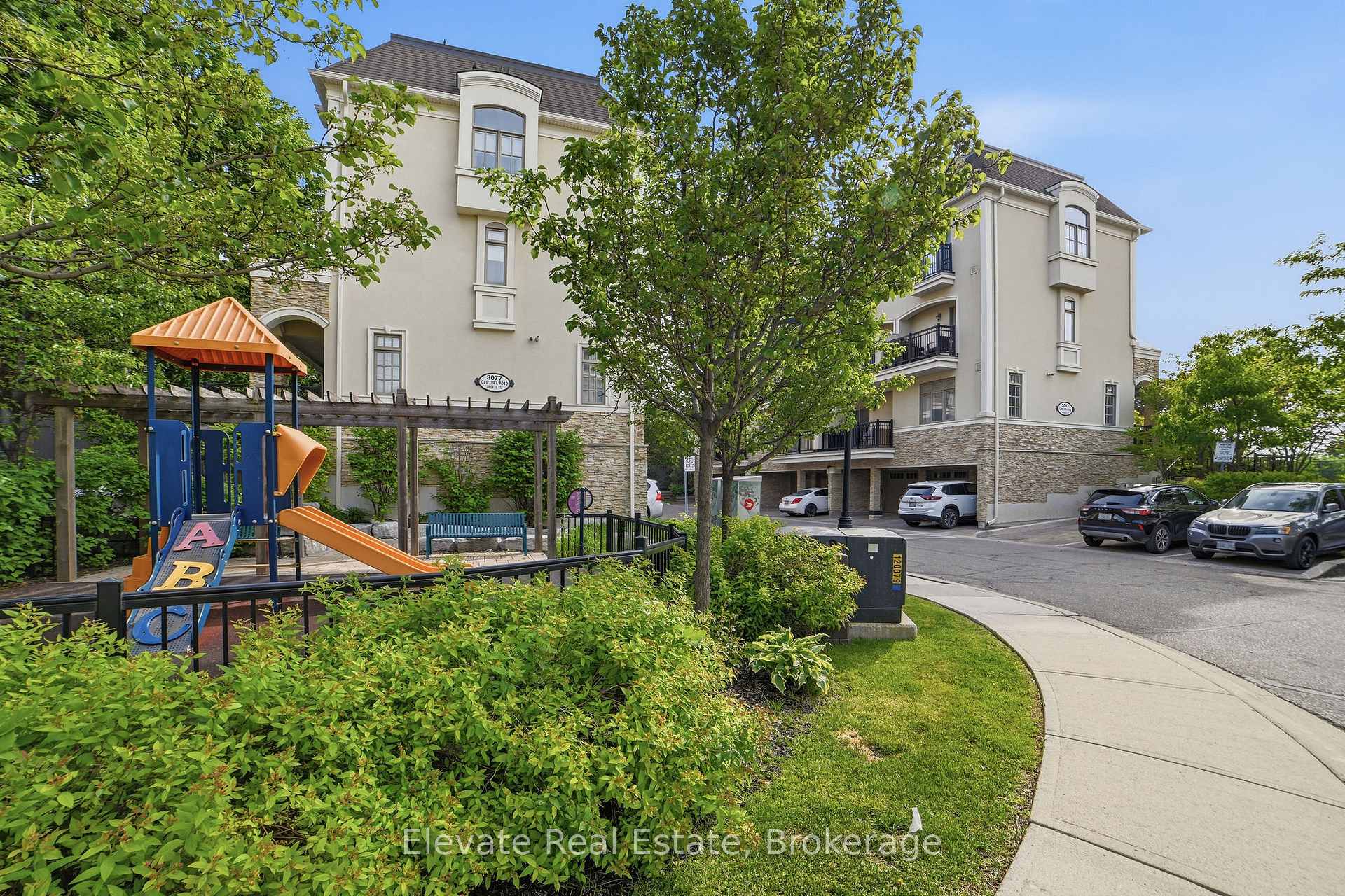 Photo 2 of Unit 24, 3083 Cawthra Road, Mississauga, Applewood — HOMEH