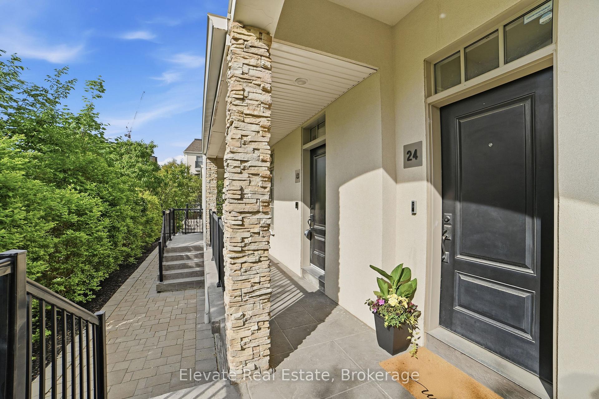 Photo 4 of Unit 24, 3083 Cawthra Road, Mississauga, Applewood — HOMEH