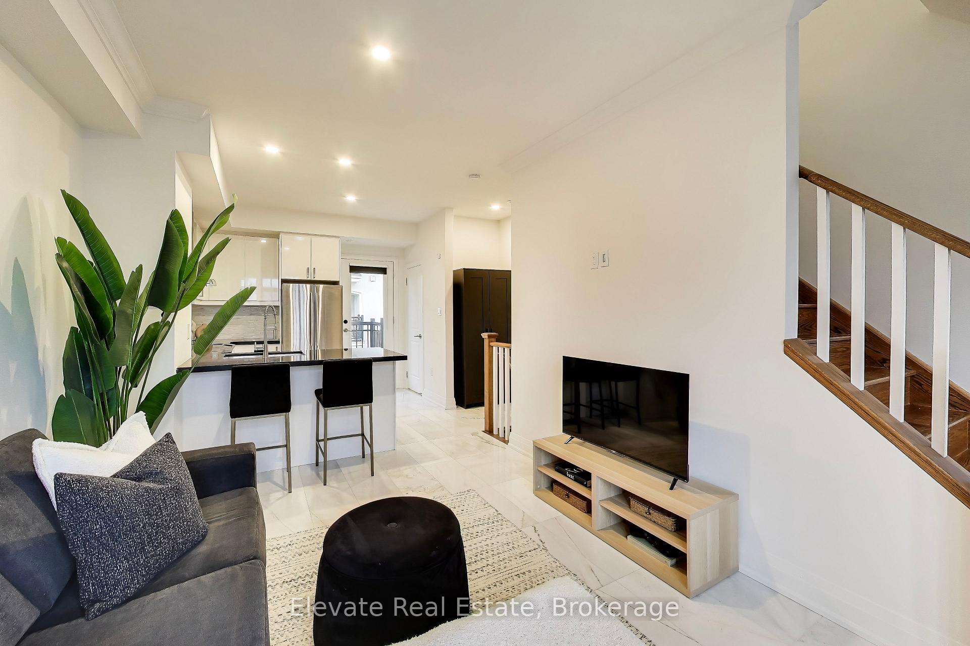 Photo 6 of Unit 24, 3083 Cawthra Road, Mississauga, Applewood — HOMEH