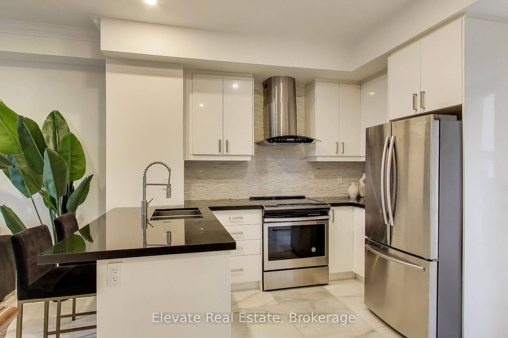 Photo 7 of Unit 24, 3083 Cawthra Road, Mississauga, Applewood — HOMEH