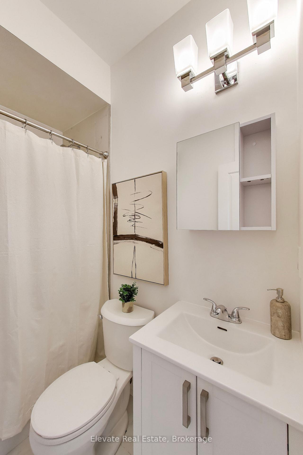 Photo 17 of Unit 24, 3083 Cawthra Road, Mississauga, Applewood — HOMEH