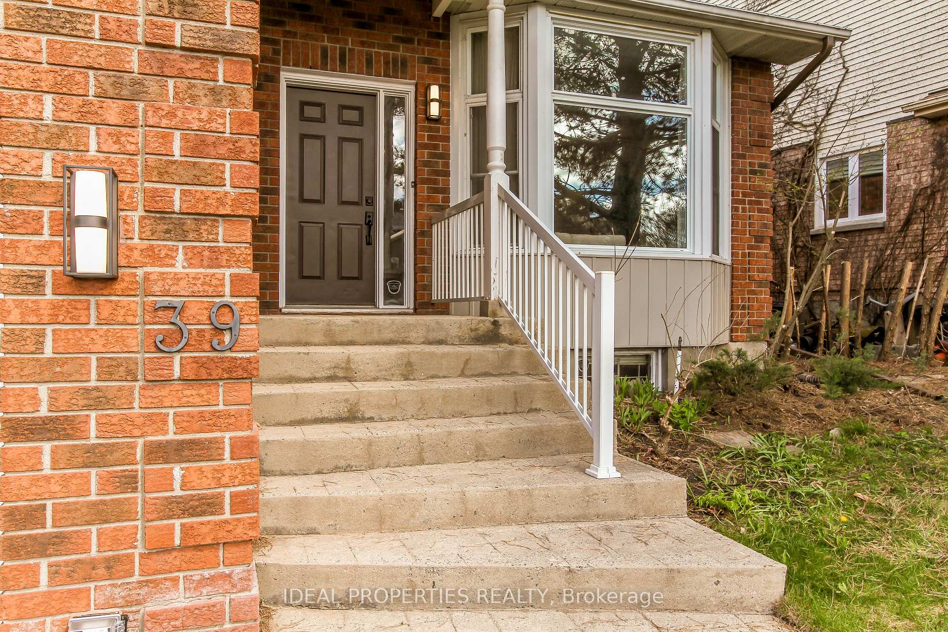 Photo 2 of 39 Huntings End Avenue, Ottawa, Kanata - Bridlewood — HOMEH