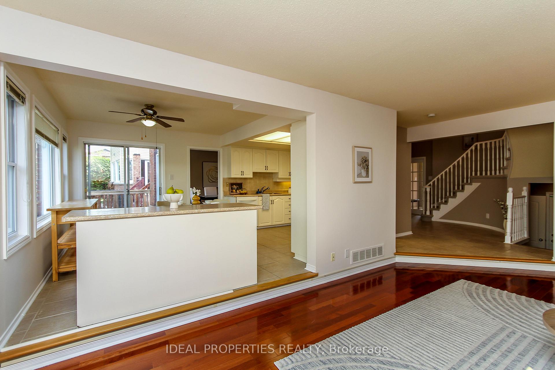 Photo 16 of 39 Huntings End Avenue, Ottawa, Kanata - Bridlewood — HOMEH