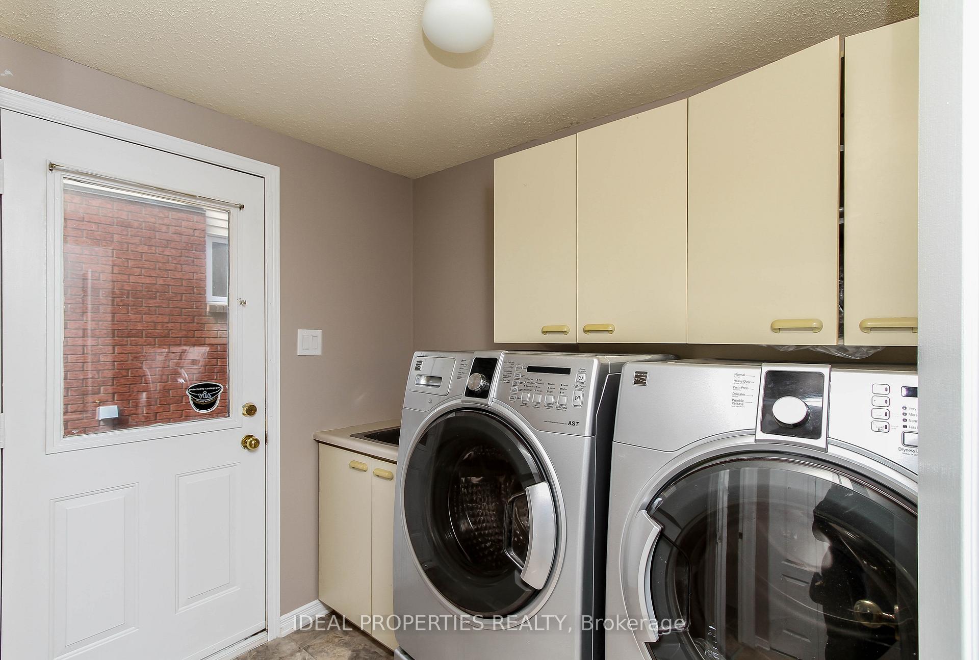 Photo 40 of 39 Huntings End Avenue, Ottawa, Kanata - Bridlewood — HOMEH