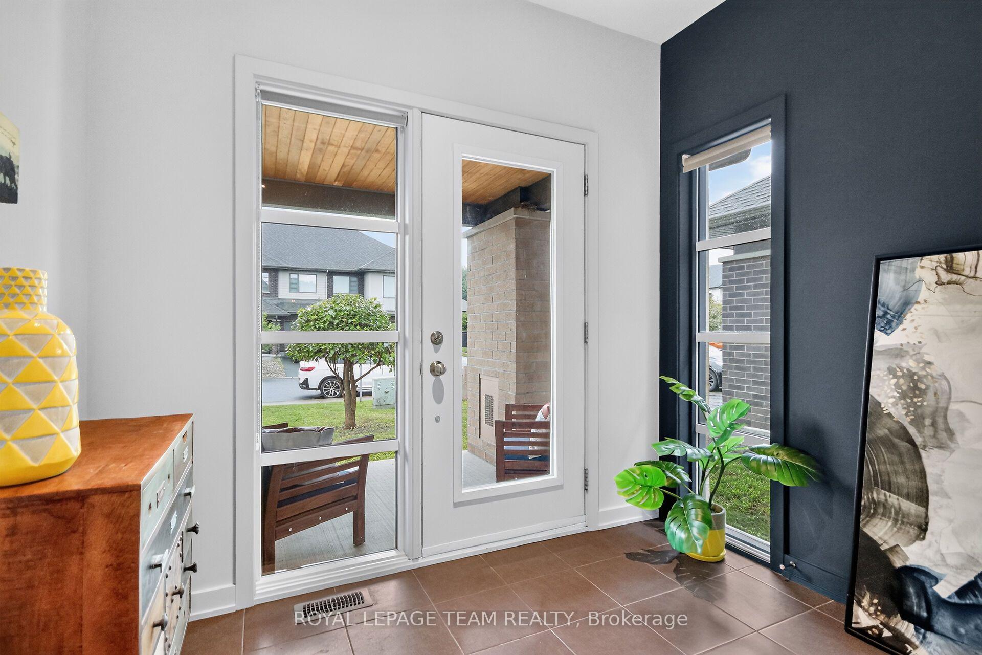 Photo 3 of 140 Larimar Circle, Ottawa, Riverside South/Gloucester Glen — HOMEH