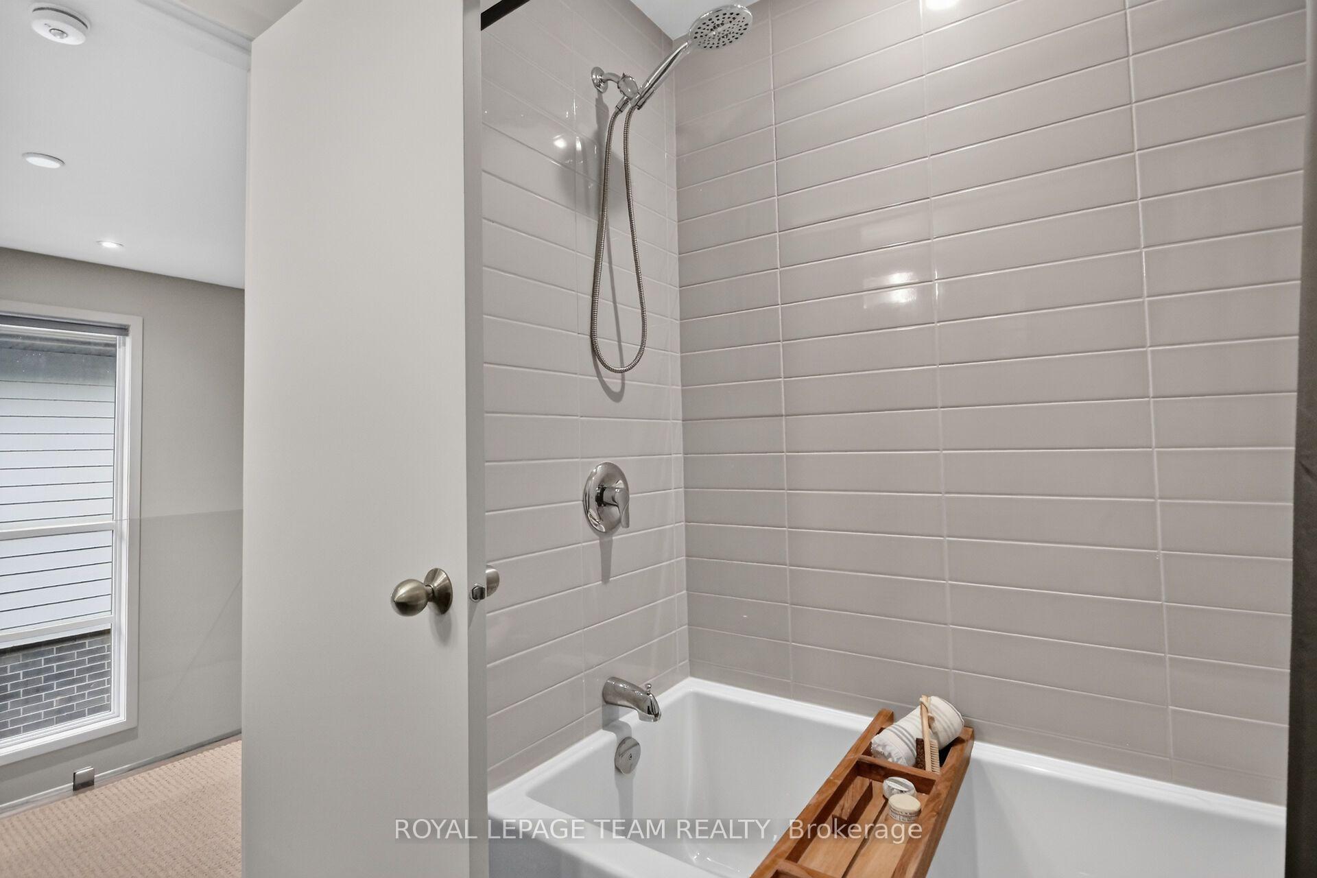 Photo 34 of 140 Larimar Circle, Ottawa, Riverside South/Gloucester Glen — HOMEH