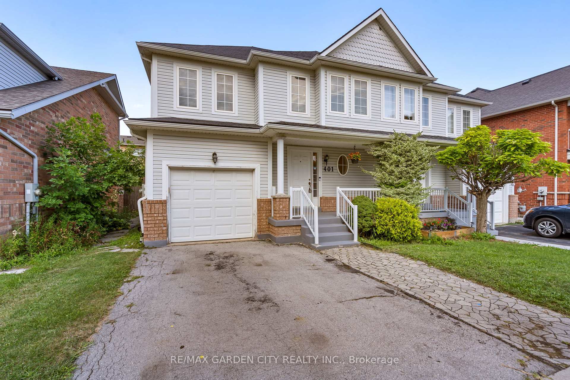 Photo 2 of 401 Wright Crescent, Niagara-on-the-Lake, Glendale — HOMEH
