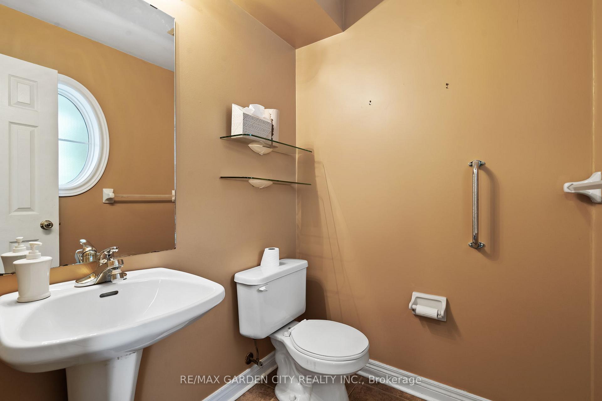 Photo 14 of 401 Wright Crescent, Niagara-on-the-Lake, Glendale — HOMEH