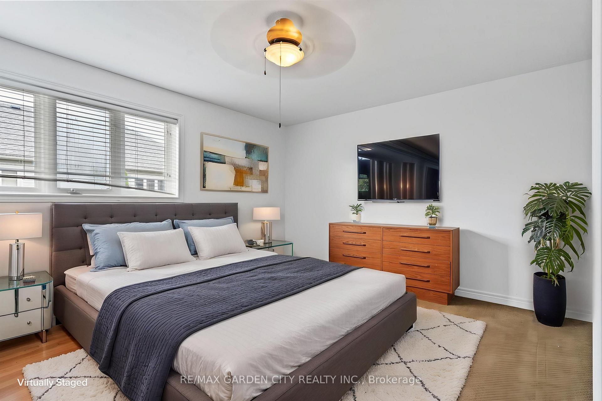 Photo 19 of 401 Wright Crescent, Niagara-on-the-Lake, Glendale — HOMEH