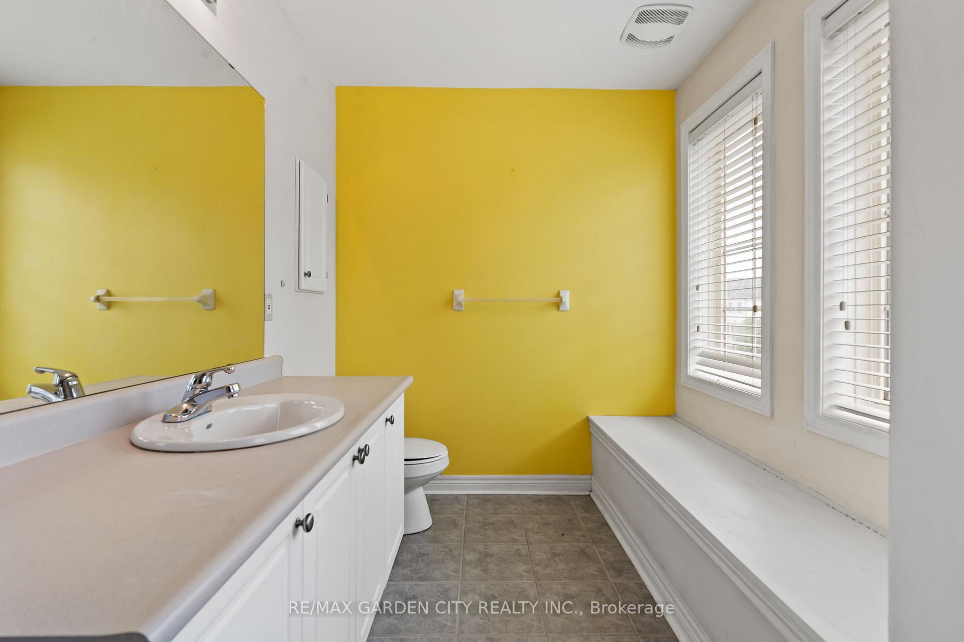Photo 20 of 401 Wright Crescent, Niagara-on-the-Lake, Glendale — HOMEH