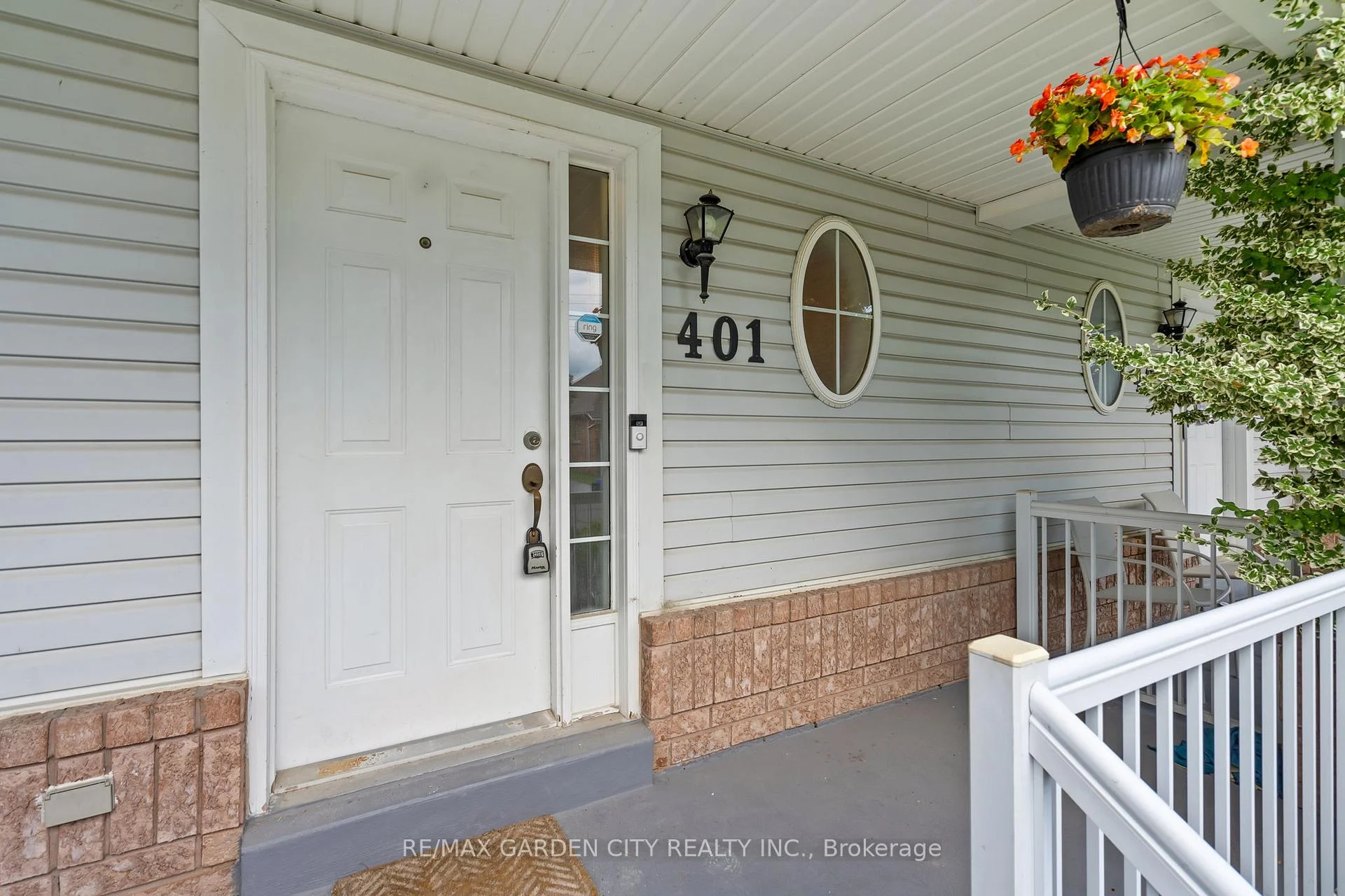 Photo 4 of 401 Wright Crescent, Niagara-on-the-Lake, Glendale — HOMEH