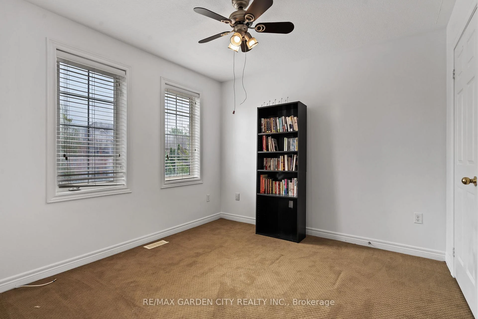 Photo 24 of 401 Wright Crescent, Niagara-on-the-Lake, Glendale — HOMEH